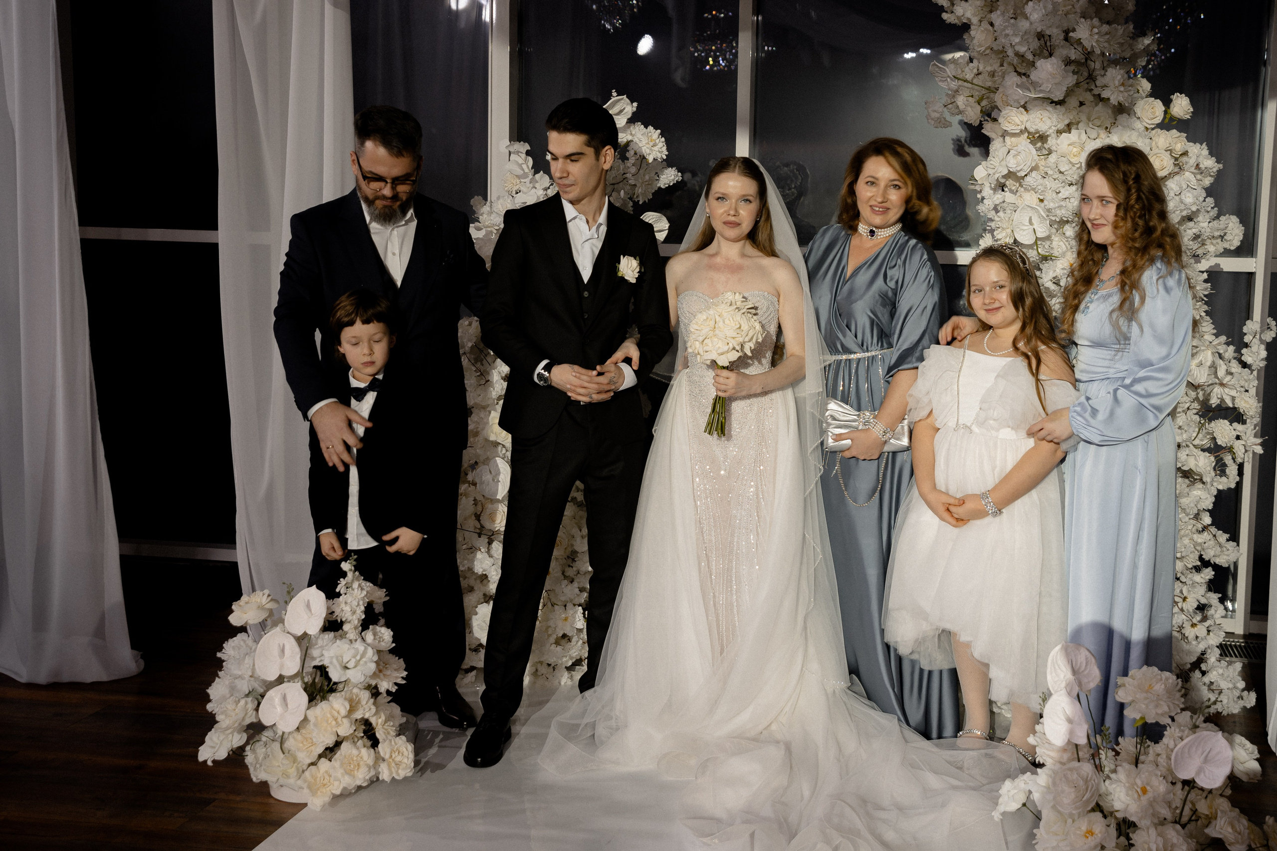 СВАДЕБНАЯ СЬЕМКА СБОРОВ В ОТЕЛЕ И ВЫЕЗД НА ЦЕРЕМОНИЮ (СНЯТО В СИБИРЕ В НИЖНЕВАРТОВСКЕ). Профессиональный фотограф, Санкт-Петербург — Виктория Богомолова