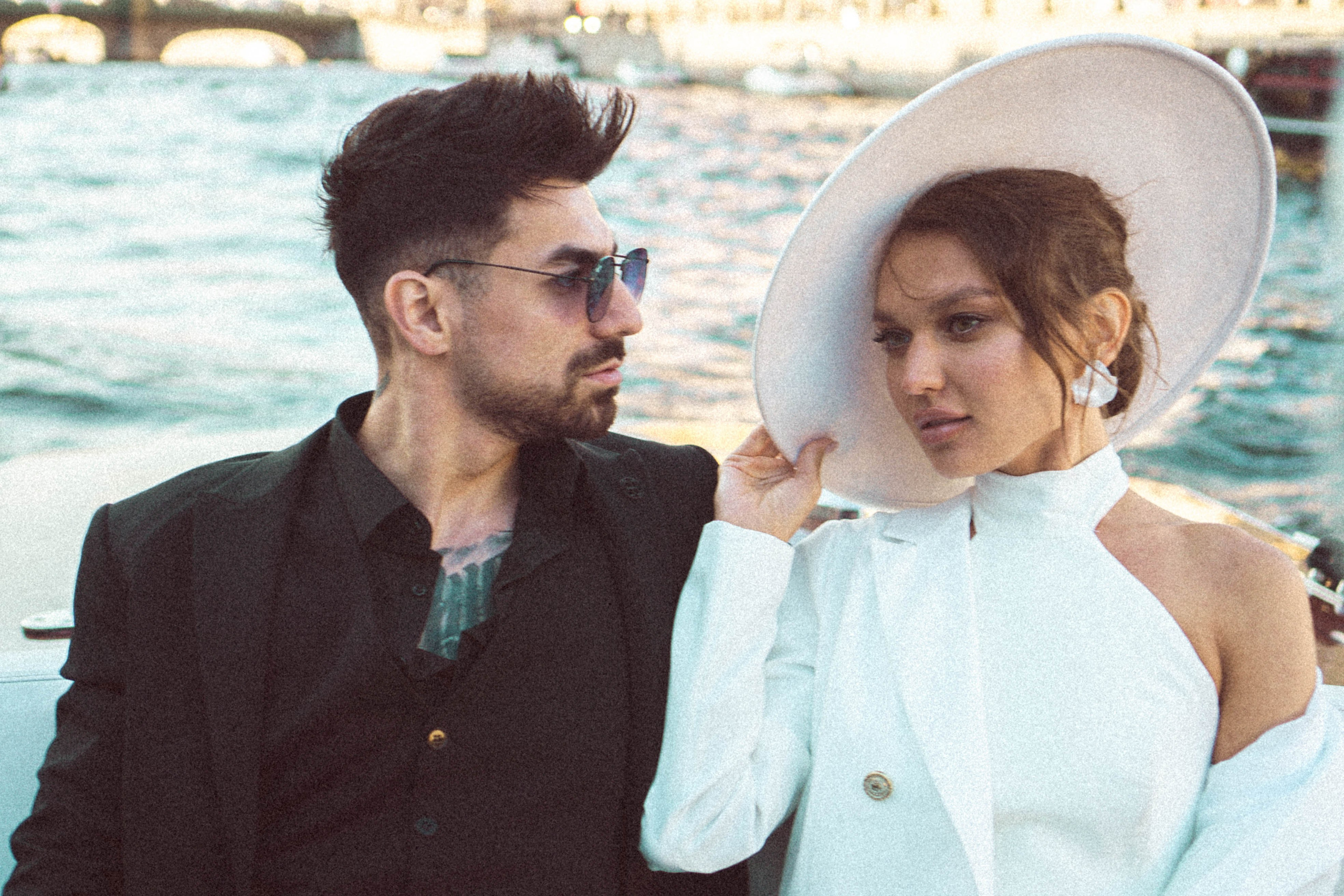 СВАДЕНБНАЯ СЬЕМКА НА КАТЕРЕ ПО КАНАЛАМ САНКТ-ПЕТЕРБУРГА И В АКВАТОРИИ НЕВЫ. Профессиональный фотограф, Санкт-Петербург — Виктория Богомолова