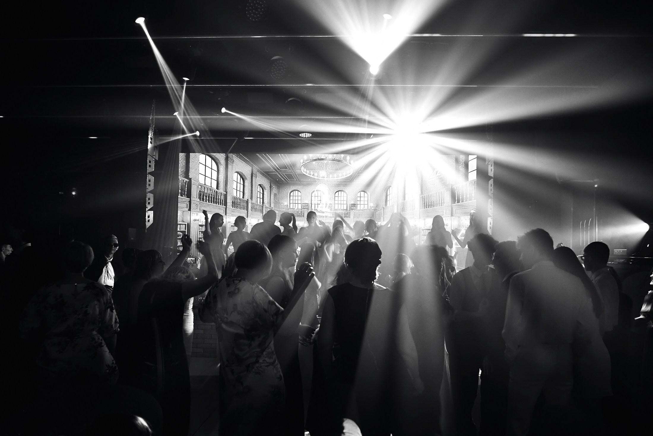 Фотограф на выпускной. Свадебный репортажный и фуд фотограф в Барнауле Гайфулин Виталий