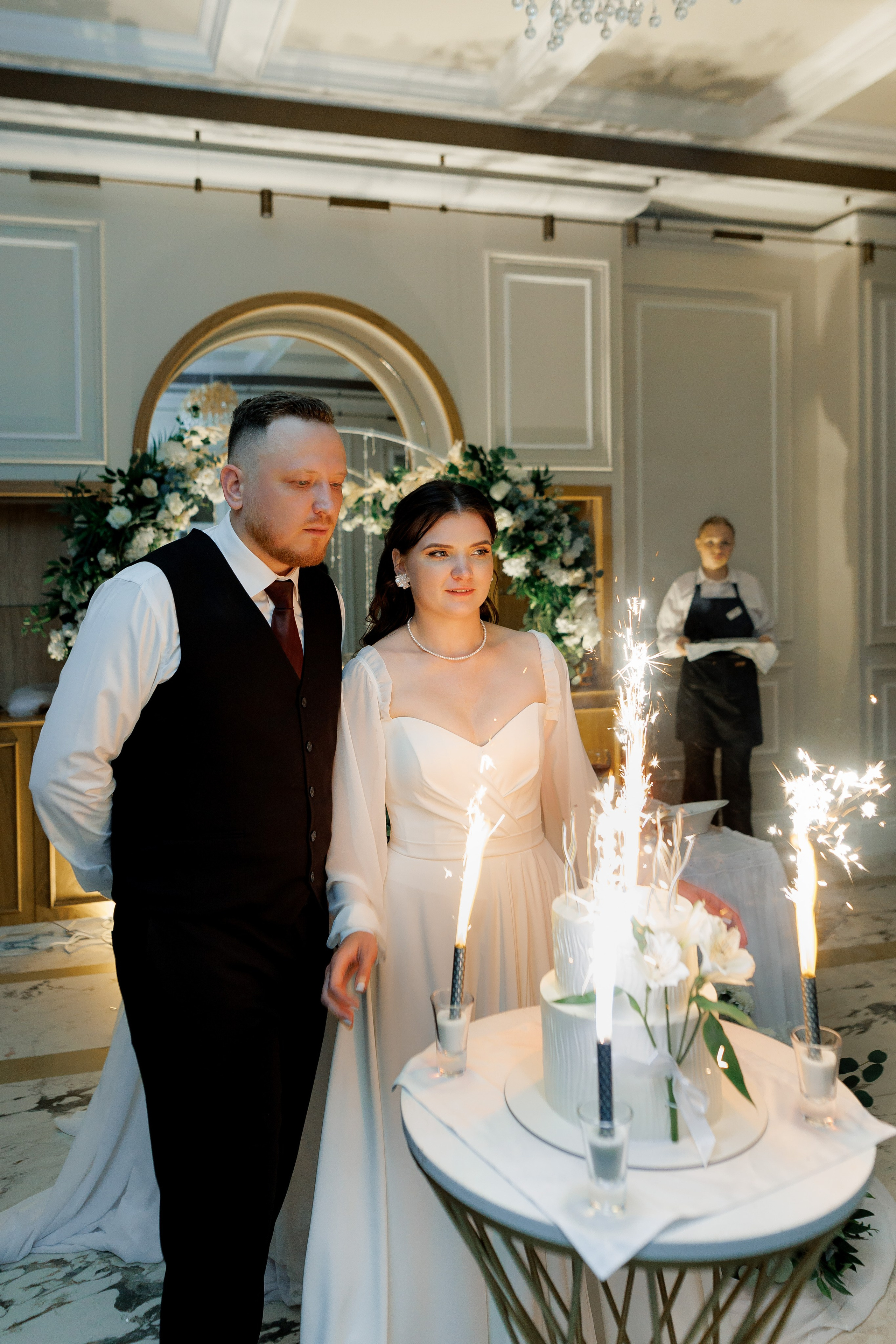 Свадебный банкет Полины и Ильи: волшебство в «Музыке и Времени». Свадебный фотограф Михаил Александров