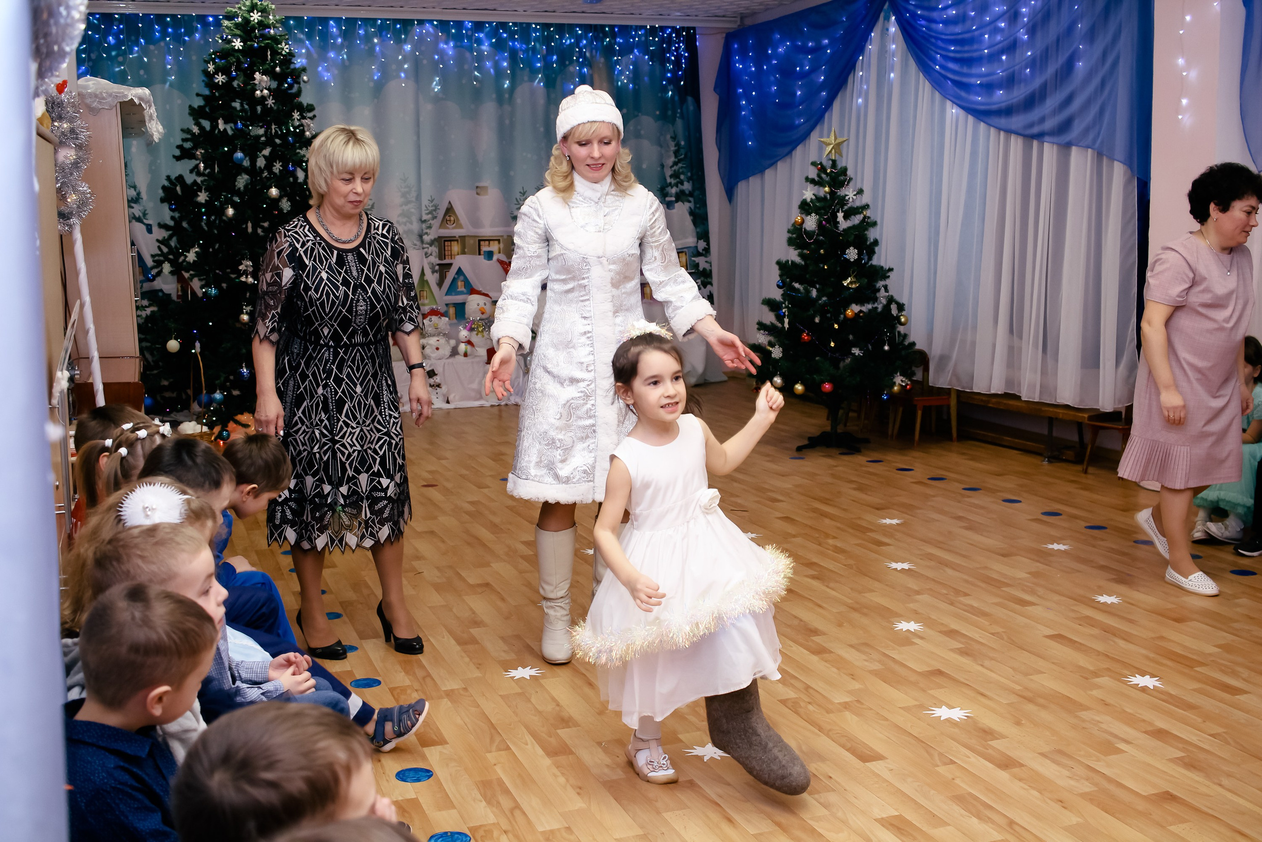 Новогодний утренник. Фотограф Великий Новгород Татьяна Чиглинцева