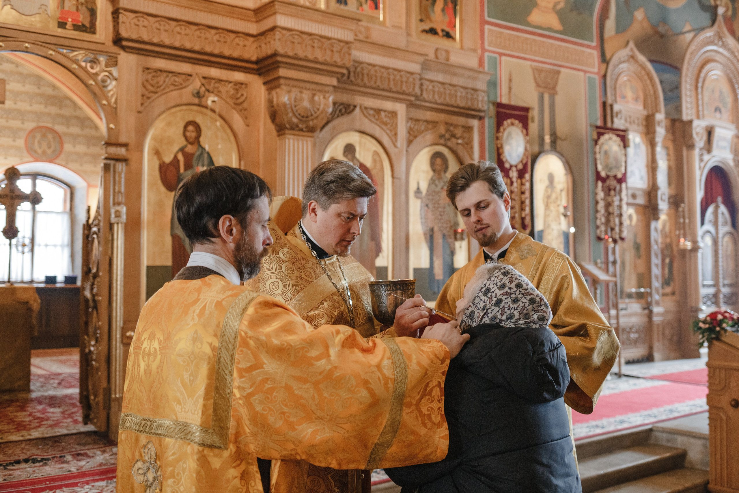 Служба Григория, митрополита, управляющего делами Московской Патриархии. Семейный фотограф Николаева Ольга