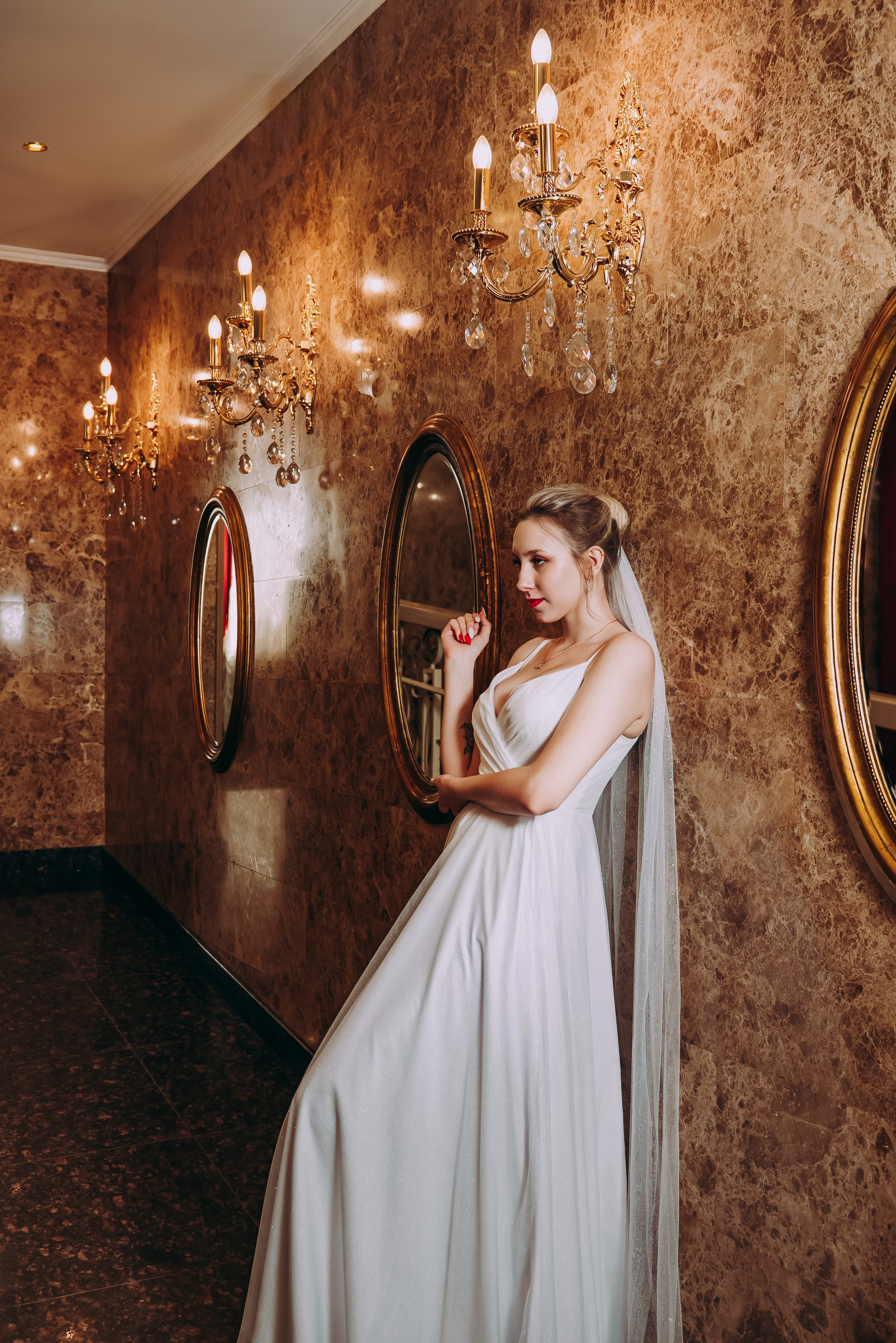 Свадебная фотосессия в музыкальном театре в г. Кемерово