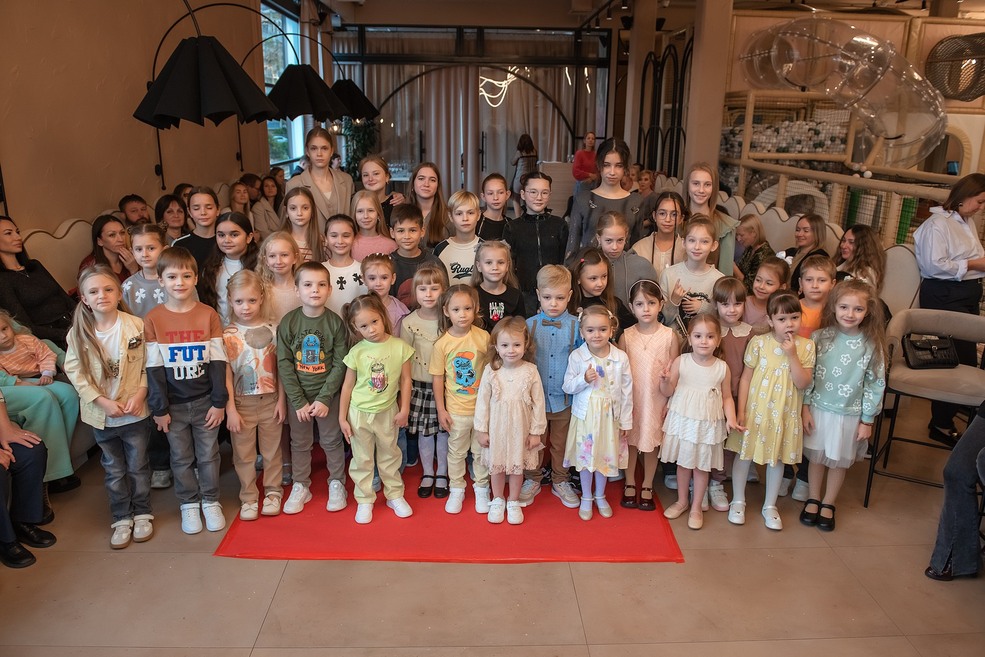 HAPPYkids дефиле в день мамы. Семейный и коммерческий фотограф в Сочи Александр Бодунов