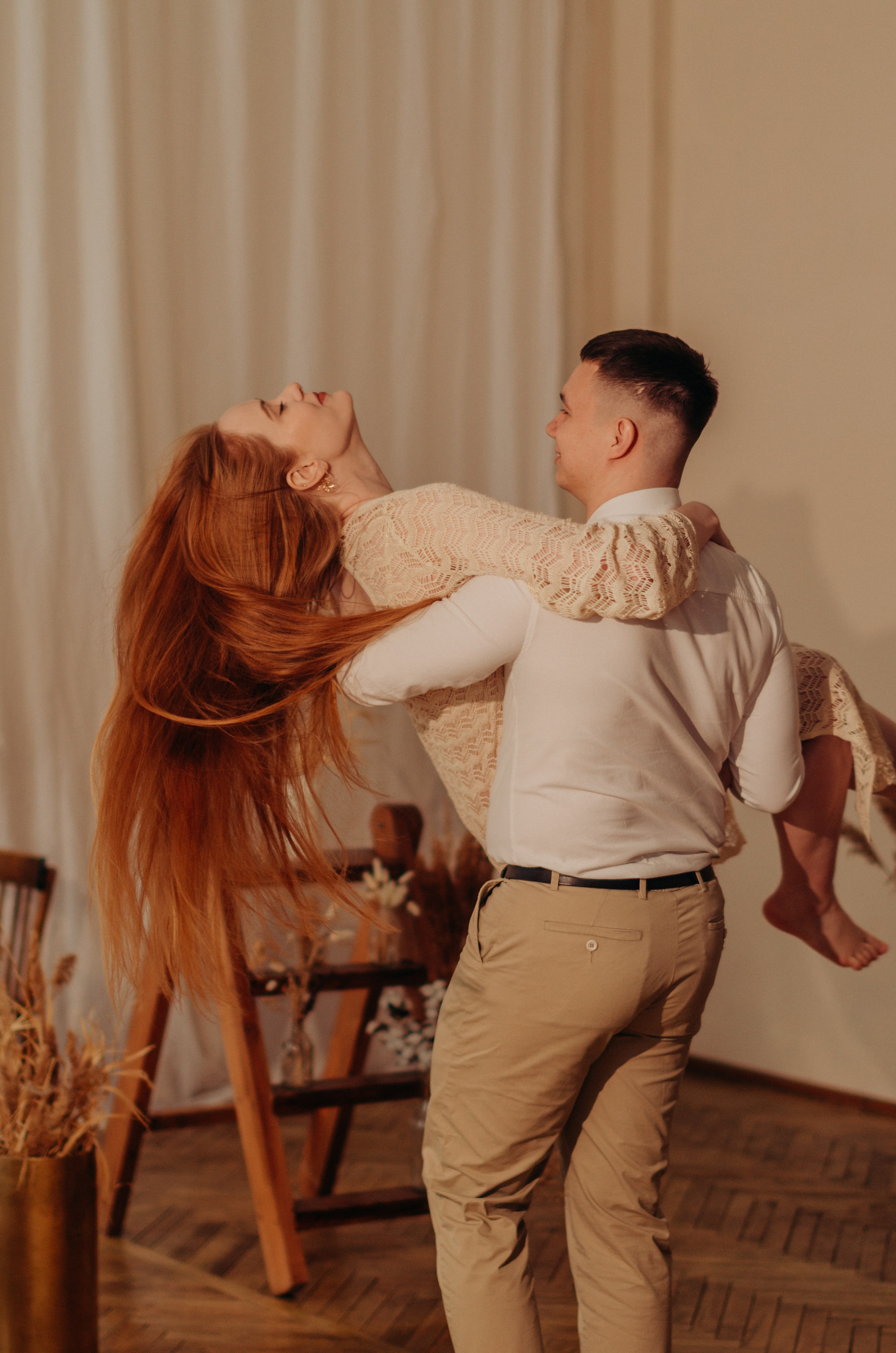 Love Story в фотостудии в стиле бохо. Денисова Аля — фотограф для парных съемок и индивидуальных историй в Барнауле