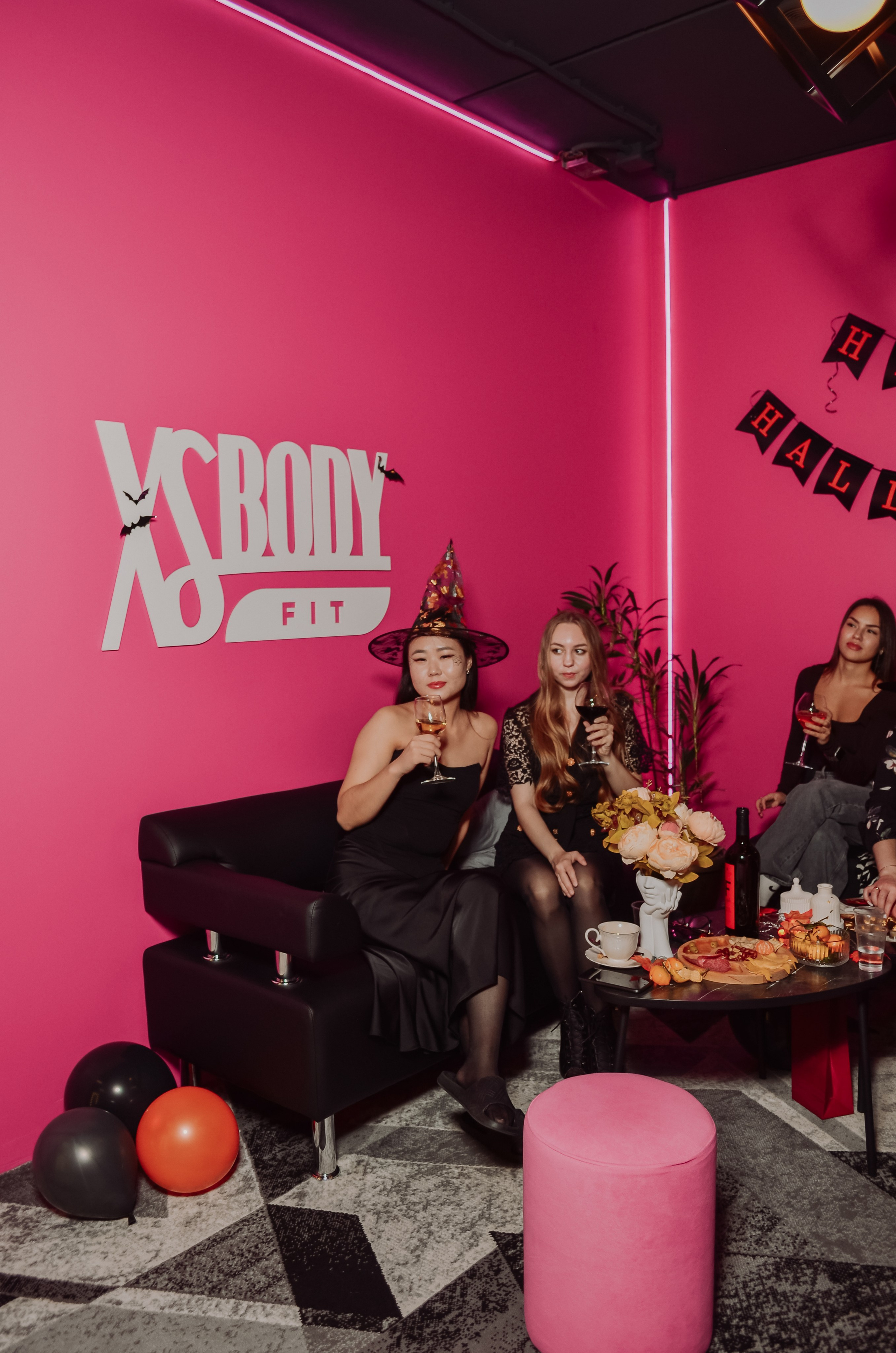 Фоторепортаж мероприятия в фитнес-клубе. Денисова Аля — фотограф для парных съемок и индивидуальных историй в Барнауле