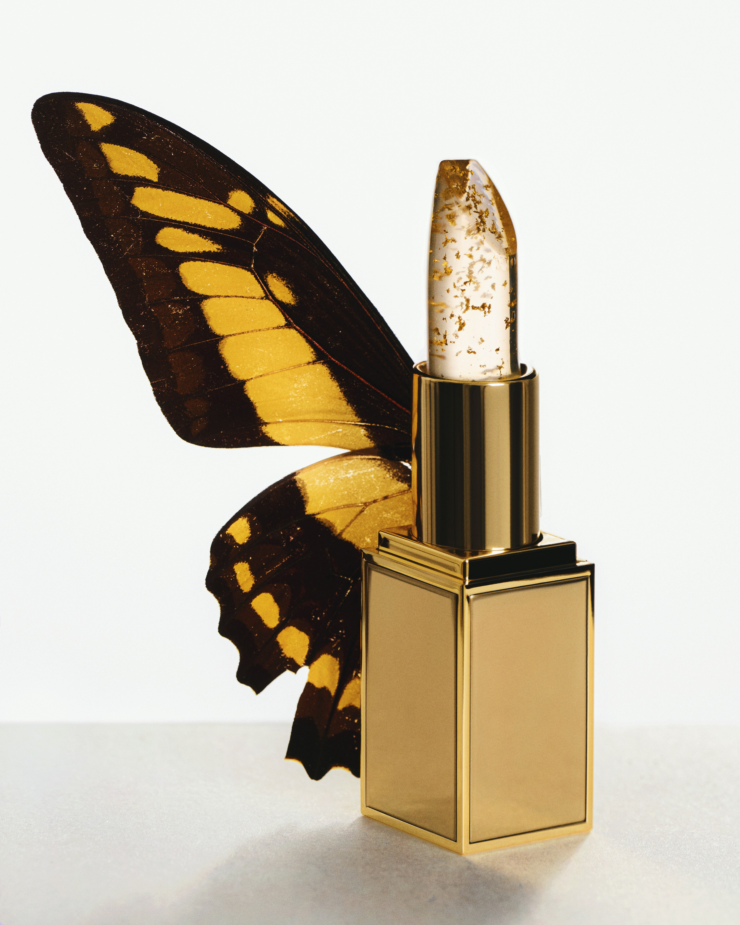 Campaign GOLDEN APPLE. Nadezhda Diskant is a Moscow and Saint Petersburg based photographer