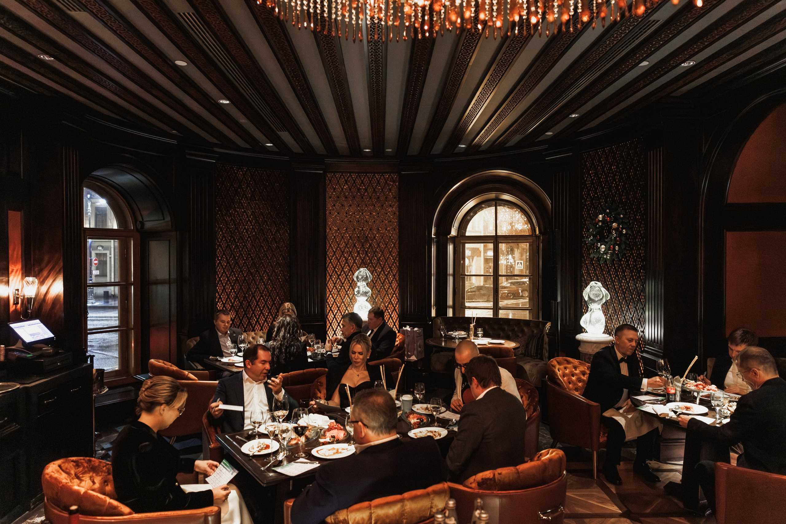 Four Seasons Lion Palace St. Petersburg 5* — МегаФон. Коммерческий фотограф в Санкт-Петербурге | Фуд, интерьерная и рекламная съемка | Влад Жолудев