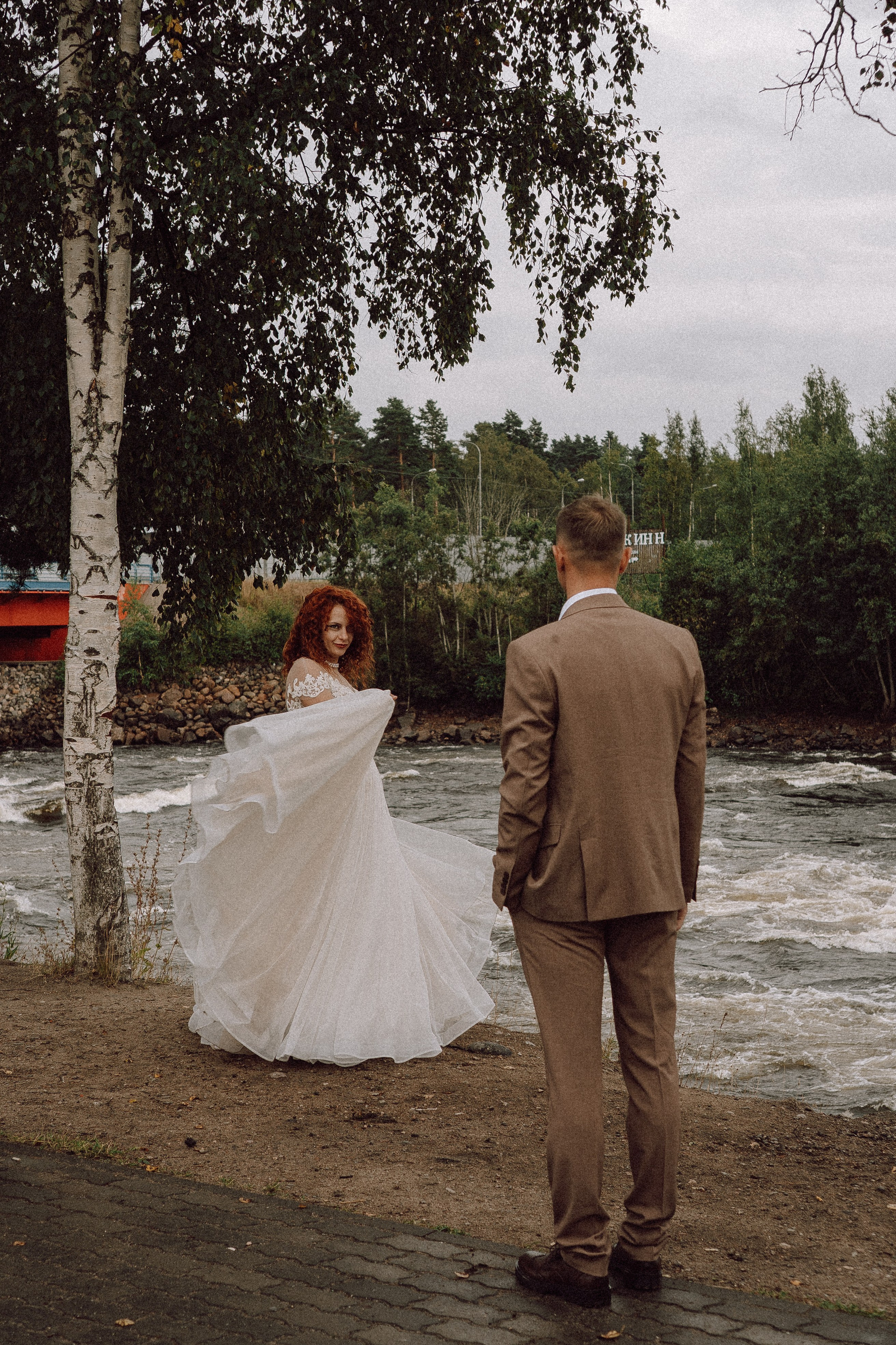 СВАДЕБНАЯ ФОТОСЕССИИЯ ПАРЫ В ГОРОДЕ ПРИОЗЕРСК В СОСНОВОМ ЛЕСУ И С ПИКАПОМ. Профессиональный фотограф, Санкт-Петербург — Виктория Богомолова