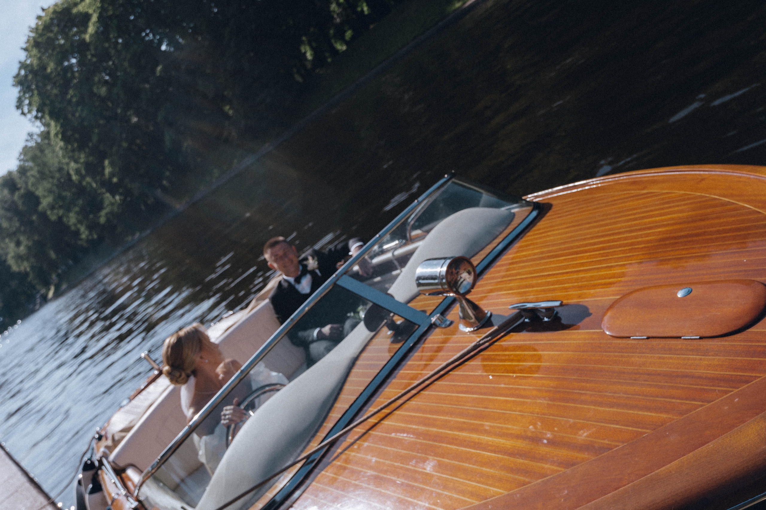 СВАДЕНБНАЯ СЬЕМКА НА КАТЕРЕ ПО КАНАЛАМ САНКТ-ПЕТЕРБУРГА И В АКВАТОРИИ НЕВЫ. Профессиональный фотограф, Санкт-Петербург — Виктория Богомолова