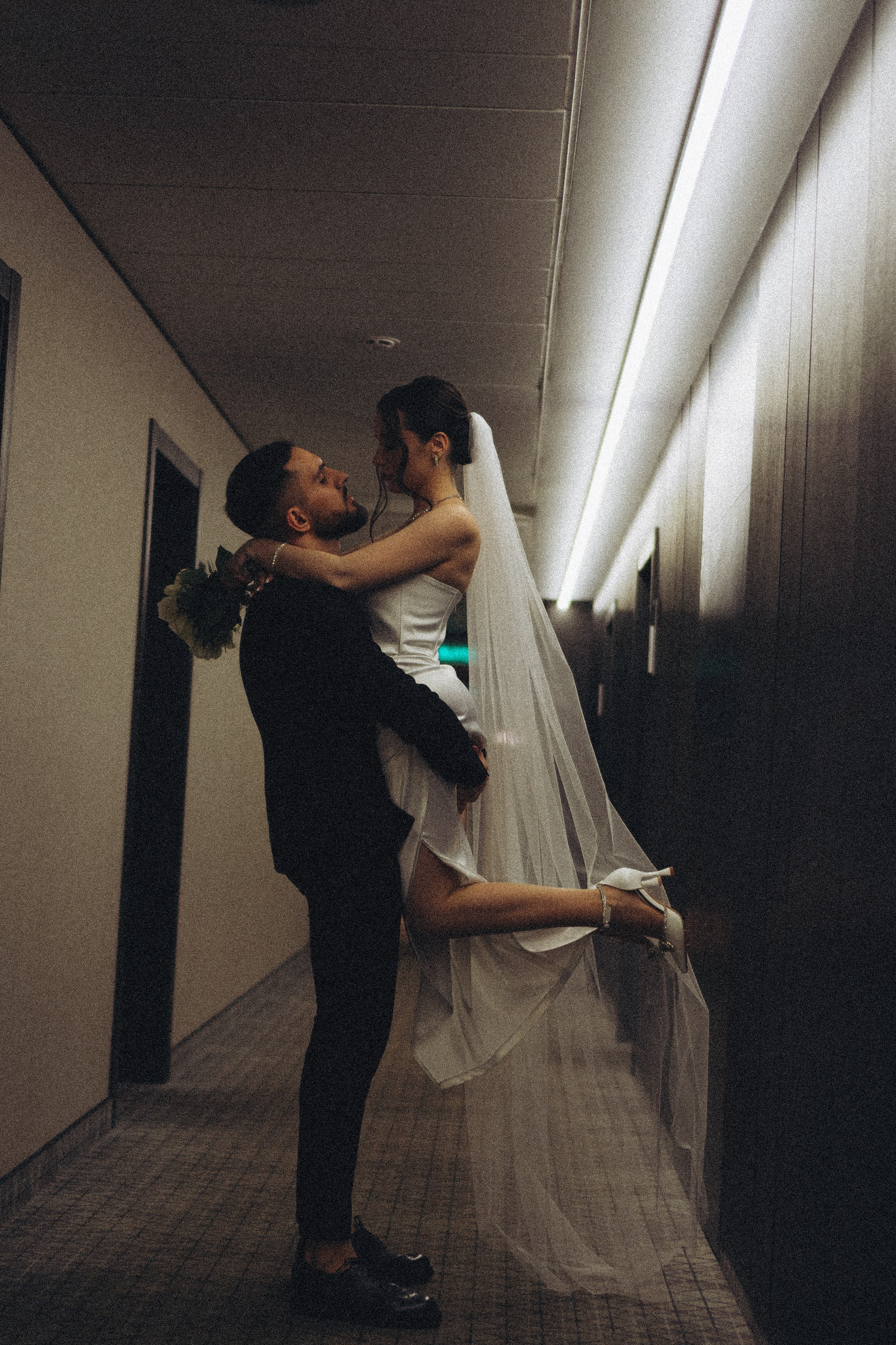 СВАДЕБНАЯ СЬЕМКА СБОРОВ ЖЕНИХА И НЕВЕСТЫ В ОТЕЛЕ И ТАКЖЕ ФОТОСЕССИИЯ В ОТЕЛЕЕ МЕГАПОЛИС БРЯНСК. Профессиональный фотограф, Санкт-Петербург — Виктория Богомолова