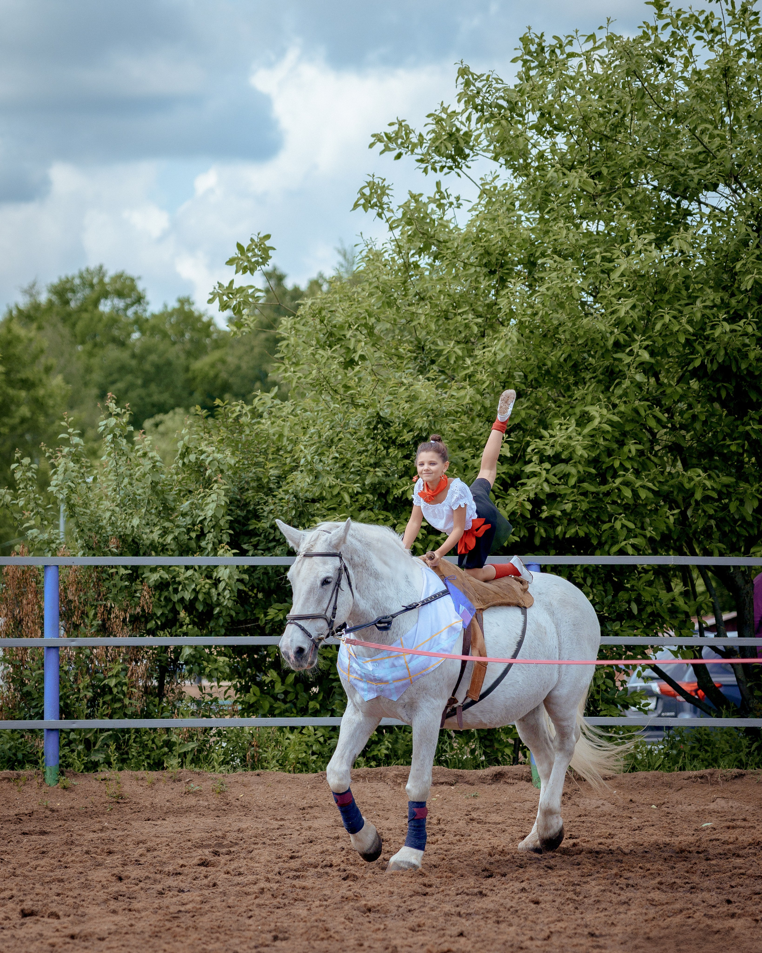 Конный клуб Горки. Портретный и семейный фотограф в Москве/Видное