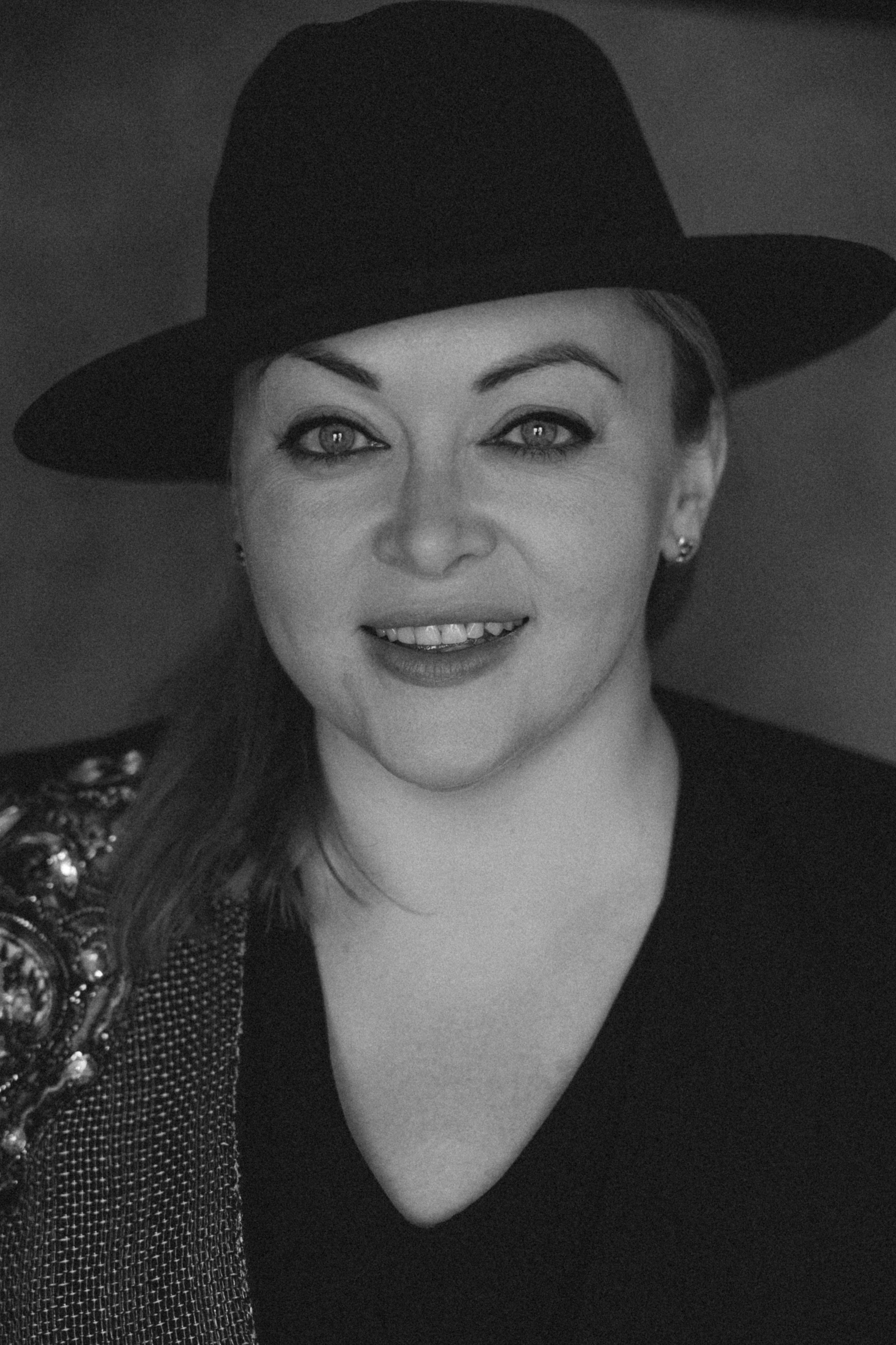 ОЛЕСЯ. Я фотограф из Москвы к Вашим услугам