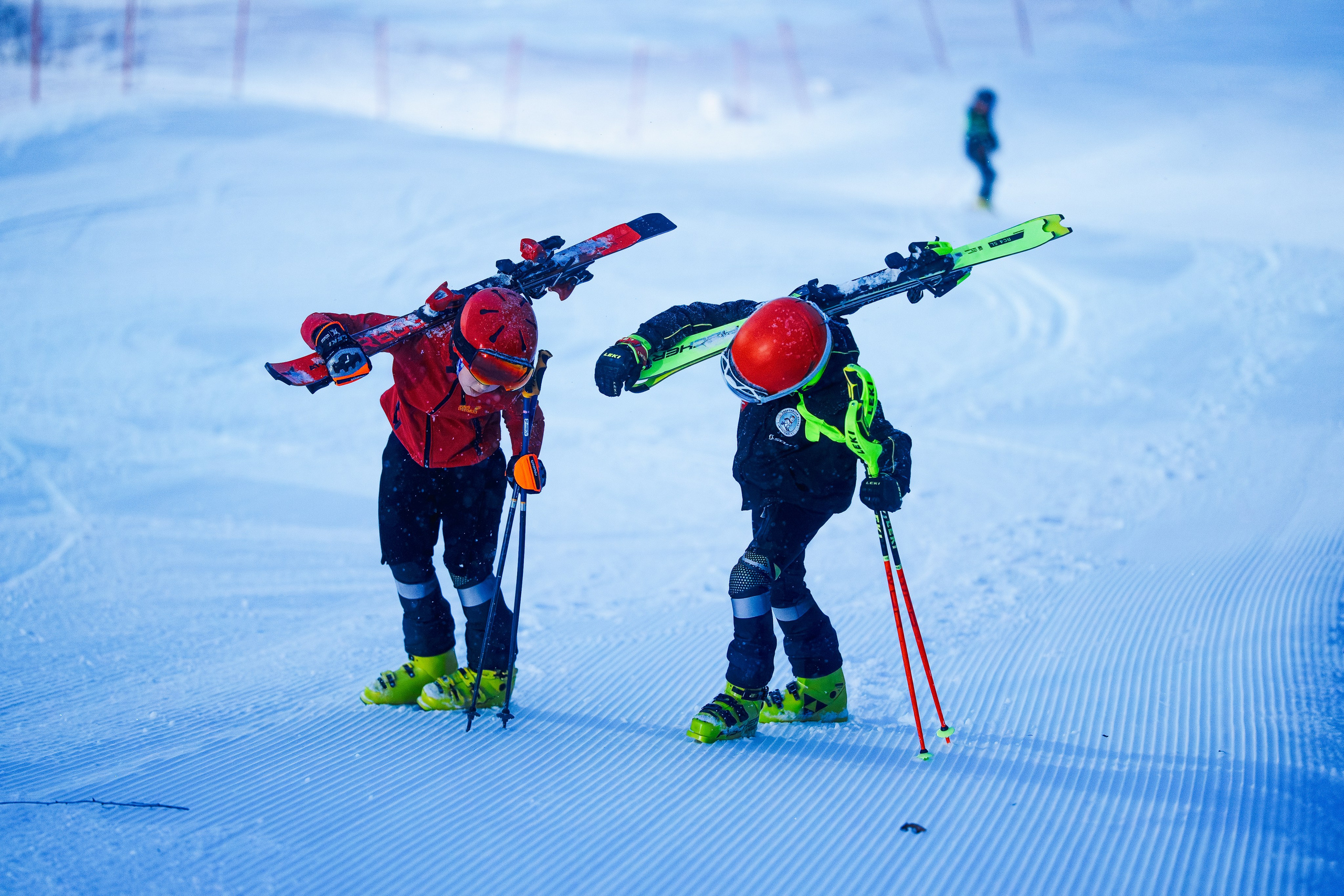 2025.12.25 | Горные лыжи. Тренировка. Шуколово, 5й склон. Фотограф Студитский Евгений