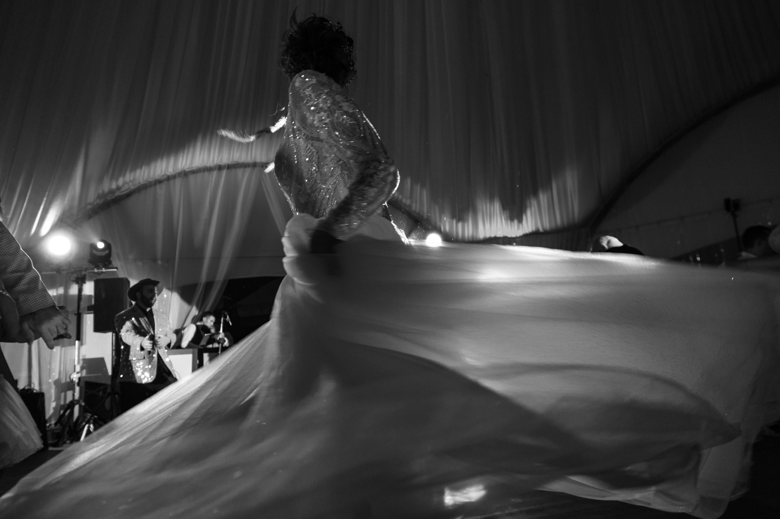 Выбор свадебного фотографа в Москве, фотосессия на банкете