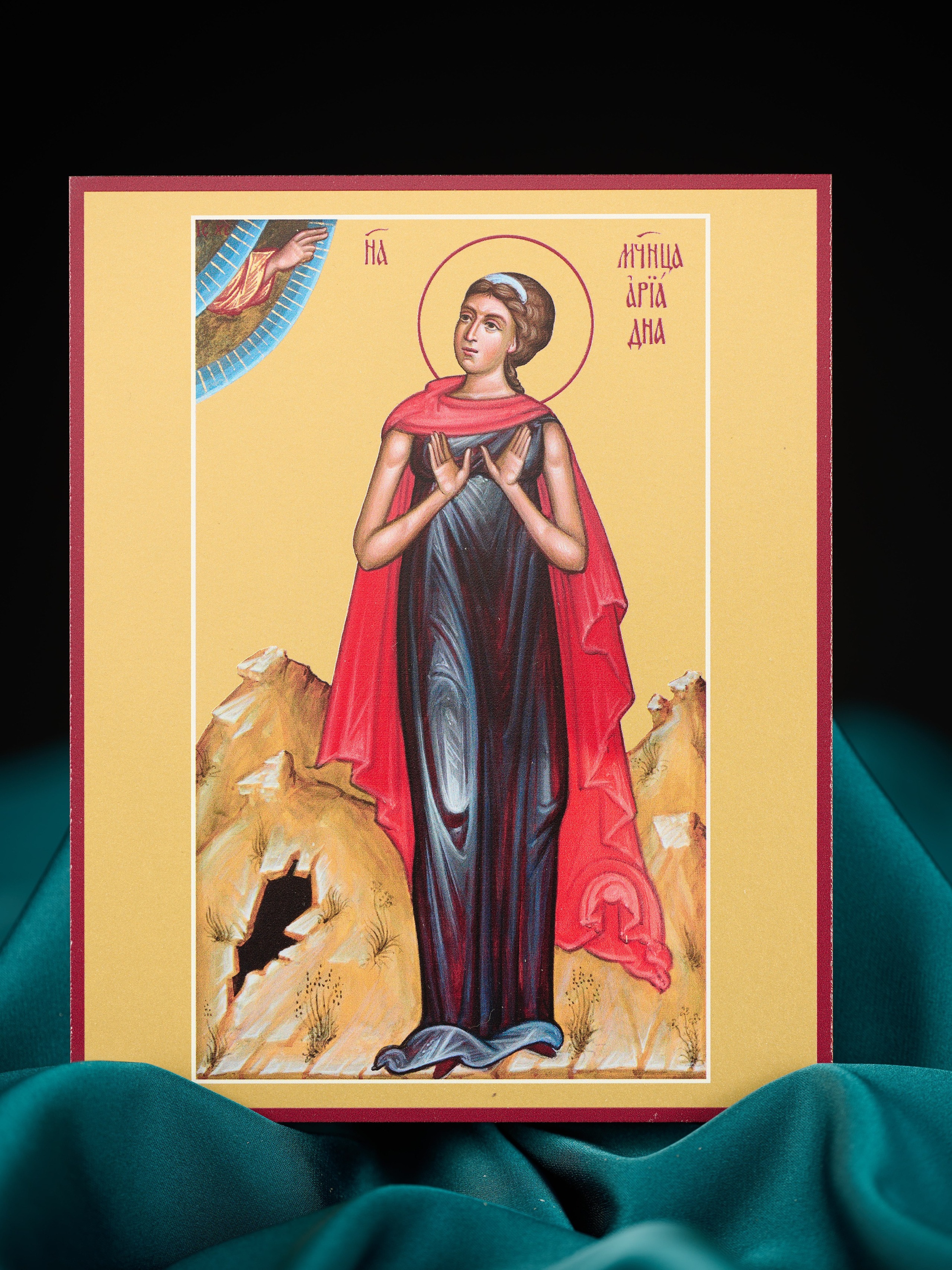 Иконы на досках