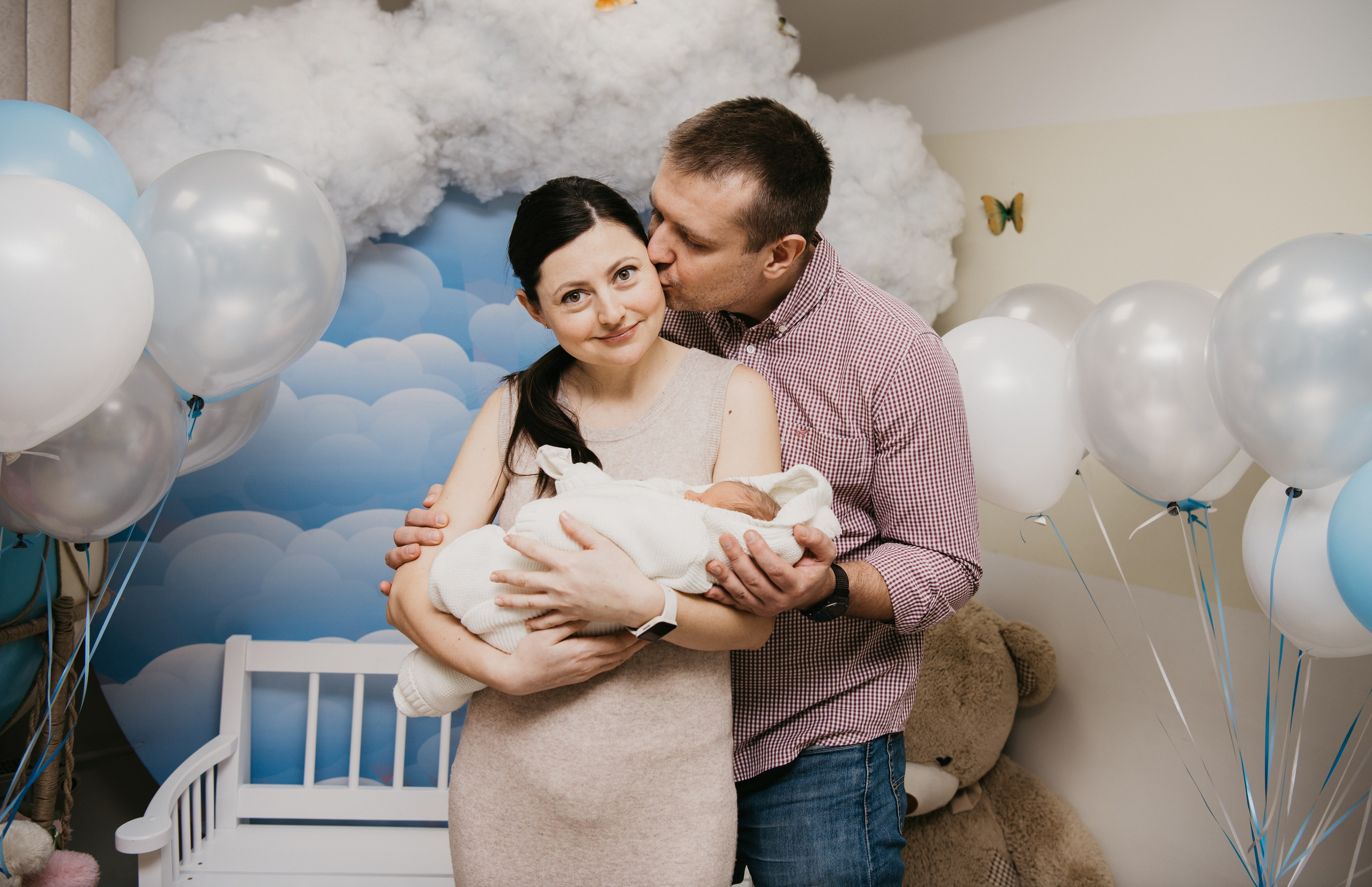 Выписка малыша. Мать и дитя на Севастопольском. Фотограф на выписку из роддома в Москве и МО