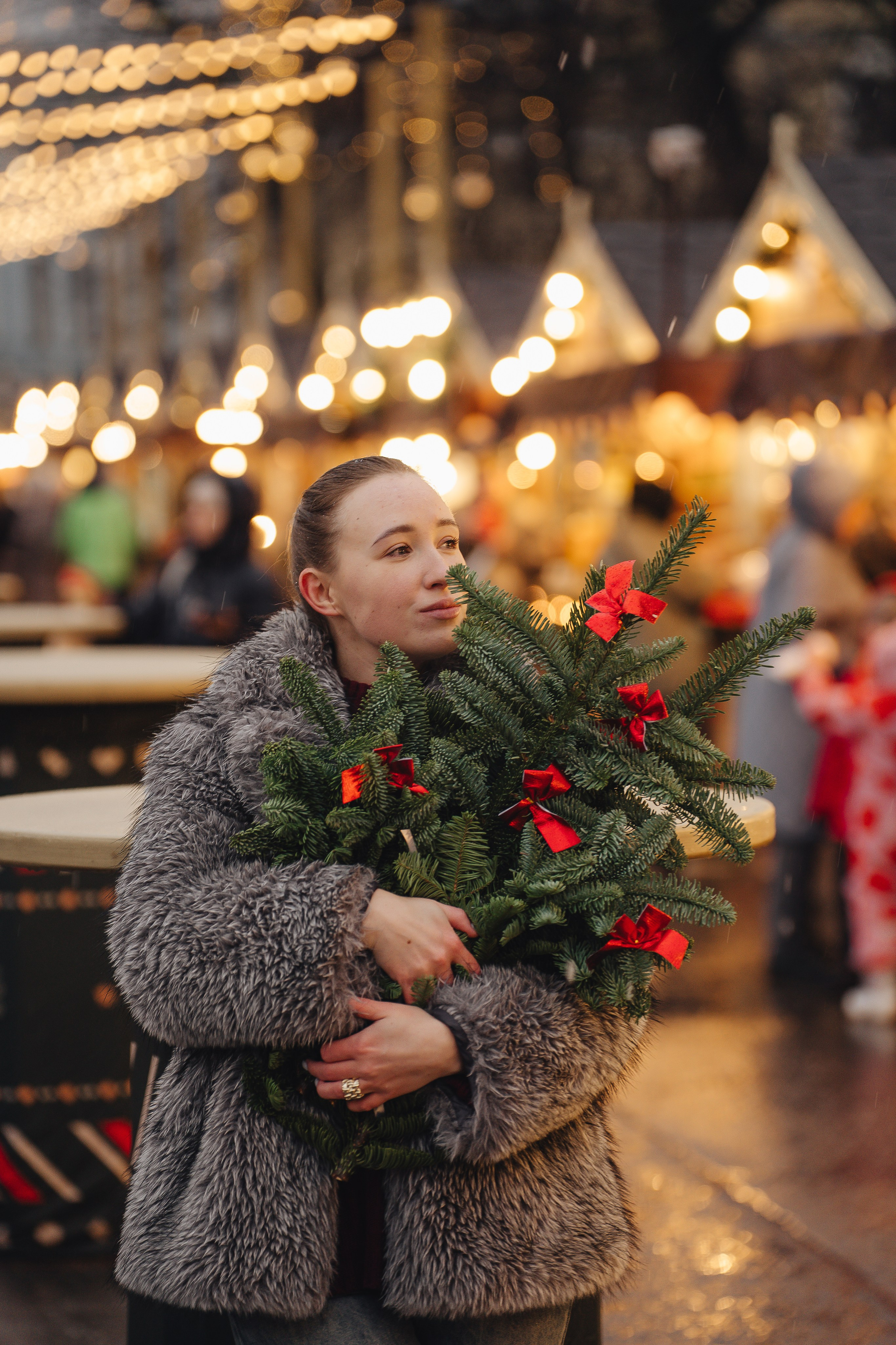 ПРОГУЛКА НА МАНЕЖНОЙ ПЛОЩАДИ ДЛЯ ДЕВУШКИ ПЕРЕД НОВЫМ ГОДОМ (НОВОГОДНЯЯ ФОТОСЕССИИЯ НА МАНЕЖНОЙ ПЛОЩАДИ). Профессиональный фотограф, Санкт-Петербург — Виктория Богомолова