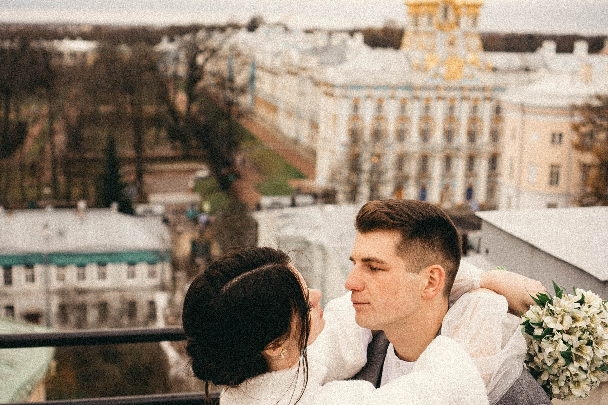 СВАДЕБНАЯ СЬЕМКА ПАРЫ В ГОРОДЕ ПУШКИН В ПАРКЕ ЕКАТЕРИНЕНСКОМ В НОЯБРЕ. Профессиональный фотограф, Санкт-Петербург — Виктория Богомолова