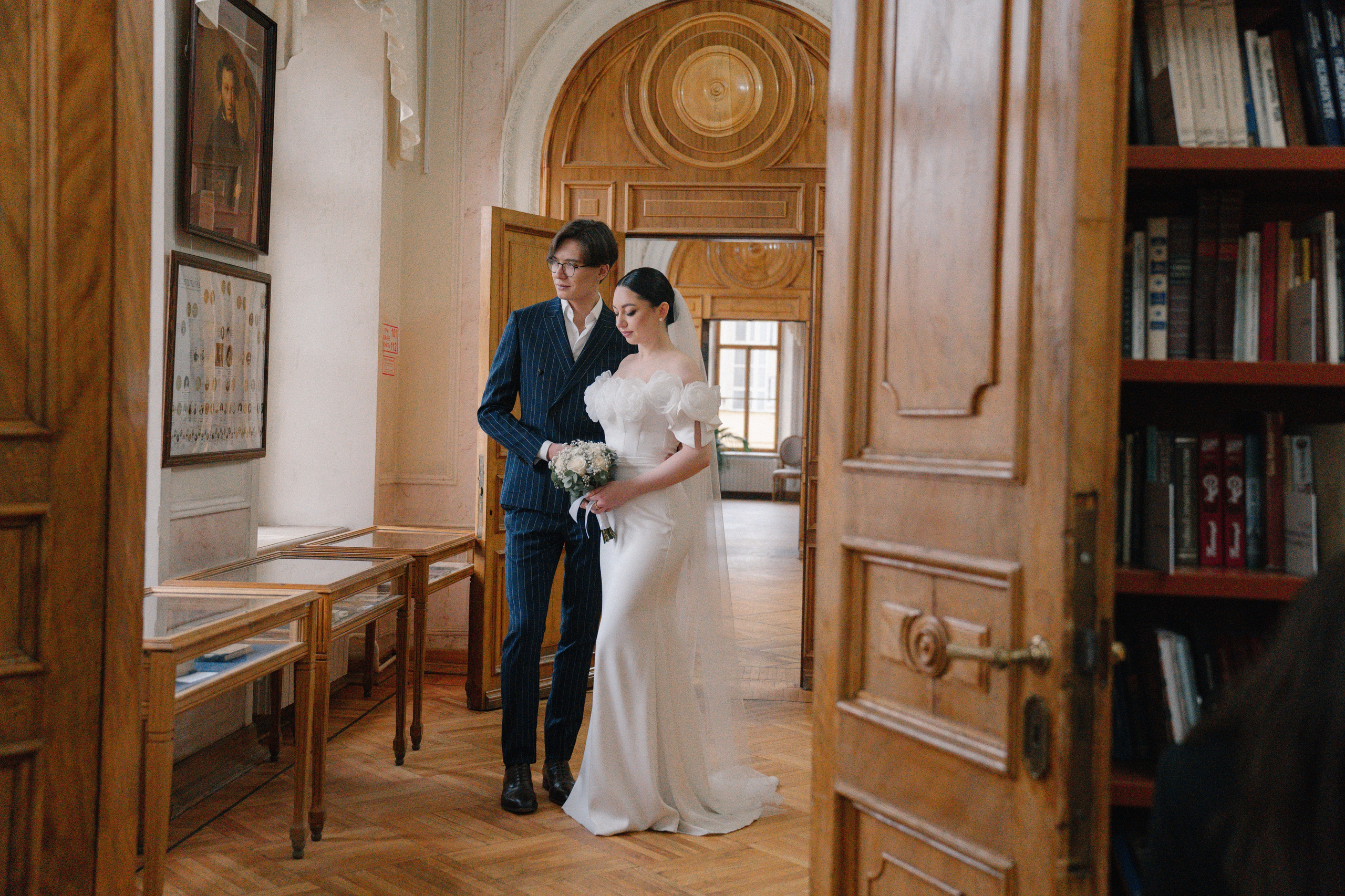 Свадебная фотосессия в Библиотеке читальне им. Пушкина