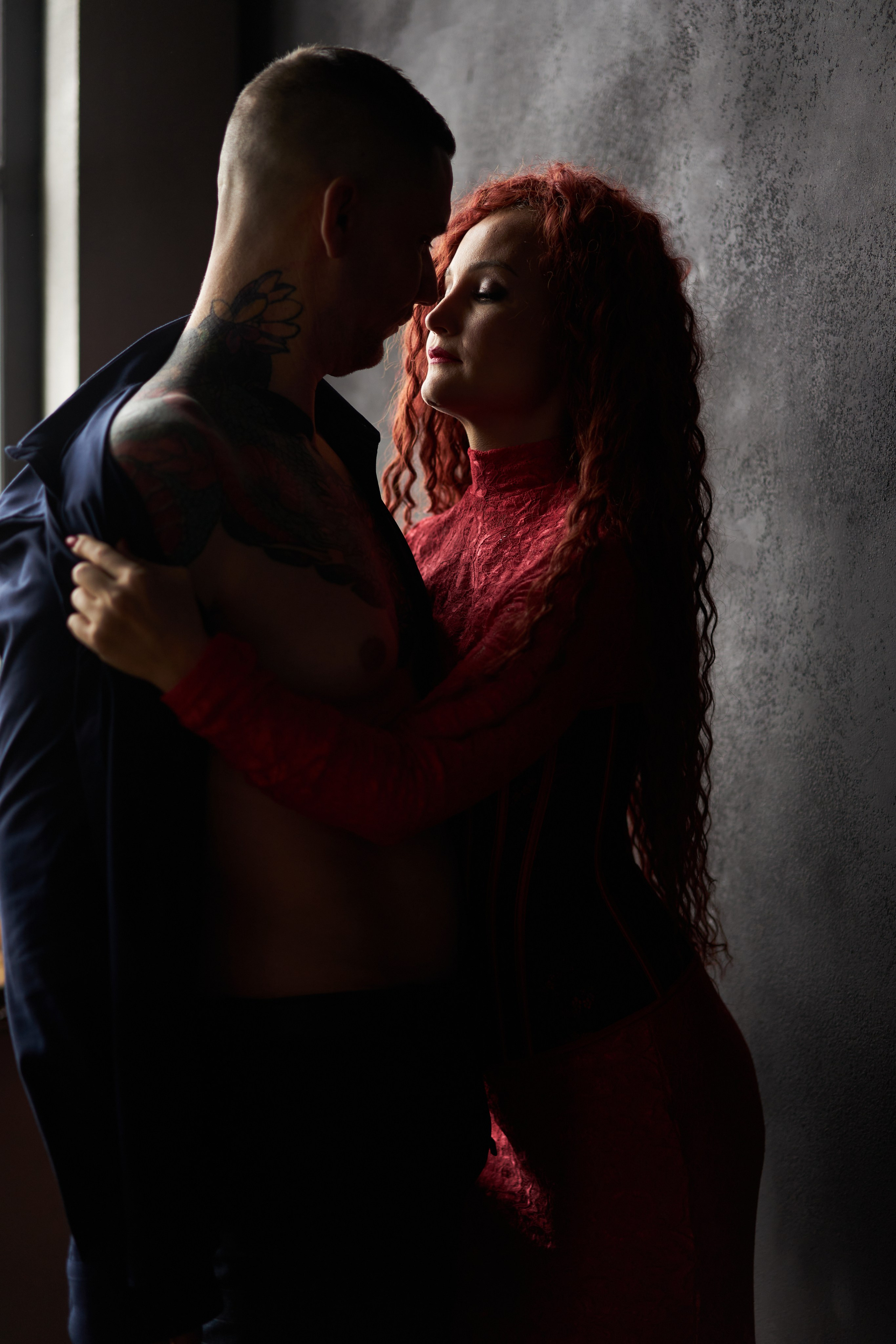 Фотосессия влюбленных в студии. Фотограф Екатеринбург Кокшарова Александра