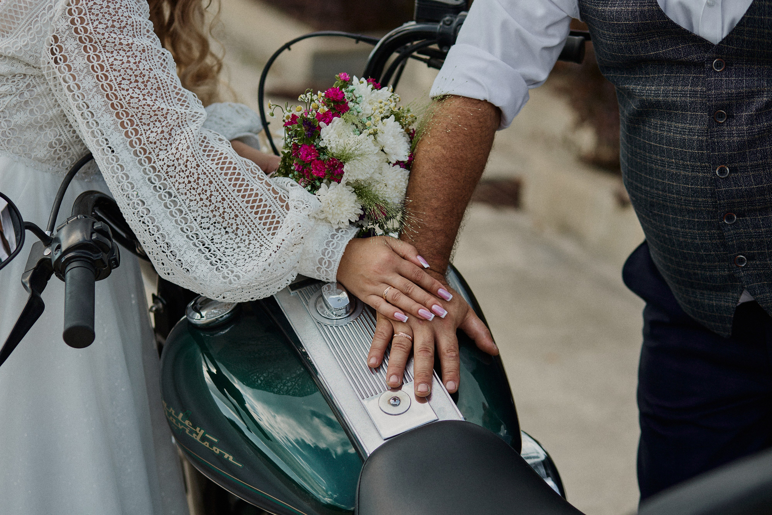 Байкерская свадебная фотосессия