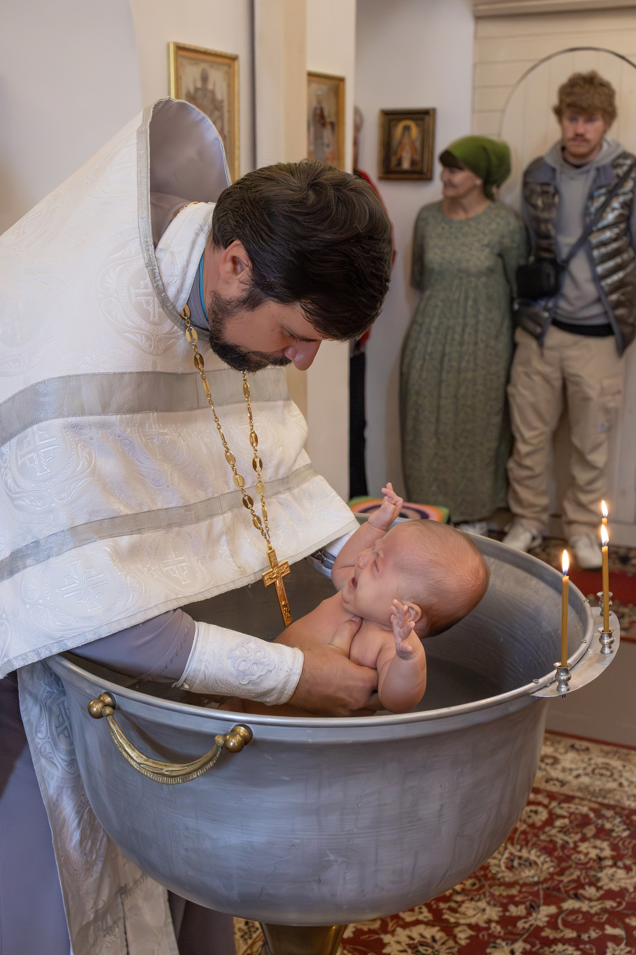 Таинство Крещения Степана в храме Воскресения Христова, с. Трубино (Калужская обл.). Надежда Стар семейный и церковный фотограф в Жукове и Калужской области