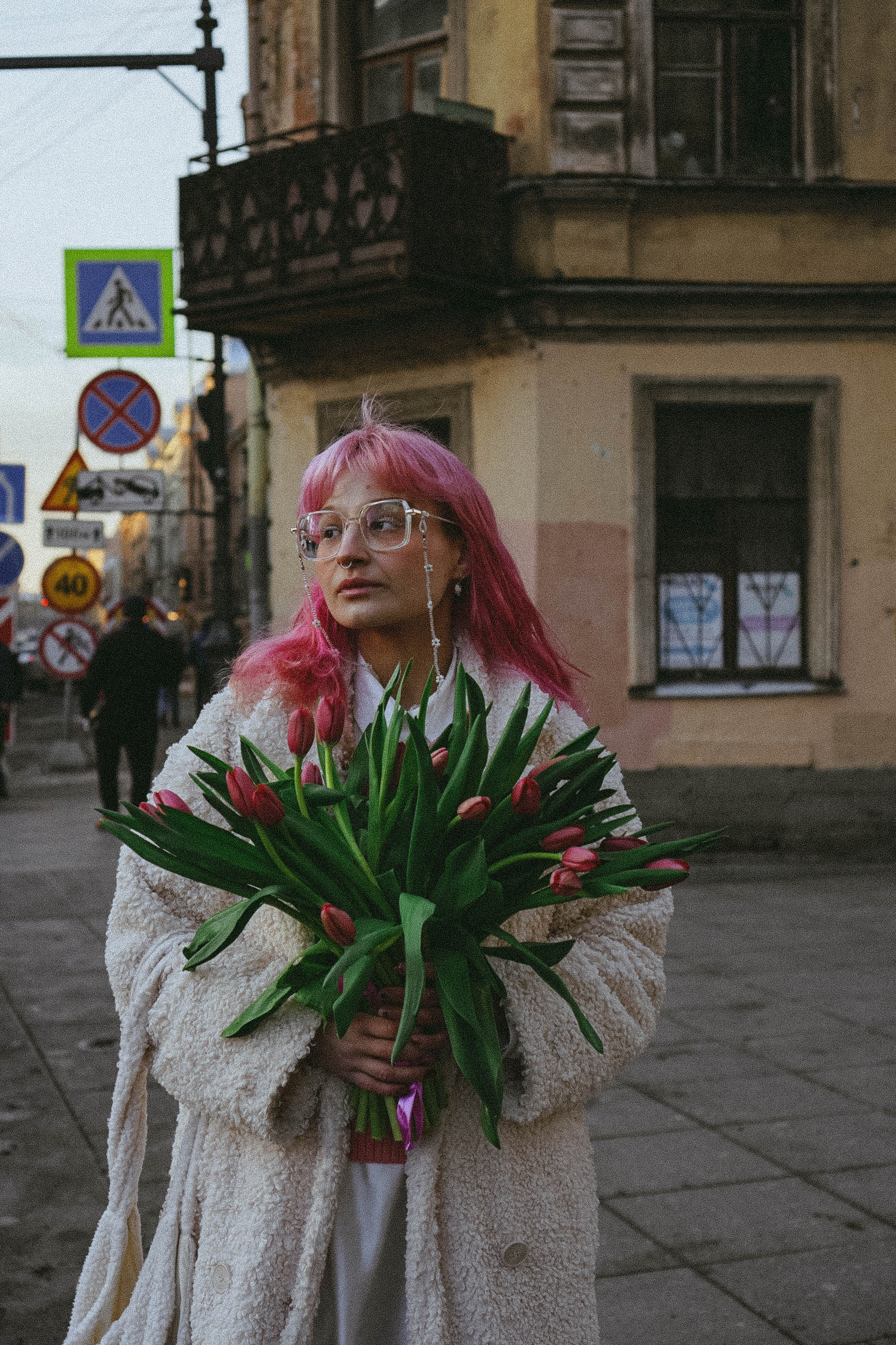 Прогулочная фотосессия с тюльпанами. Профессиональный фотограф, Санкт-Петербург — Виктория Богомолова
