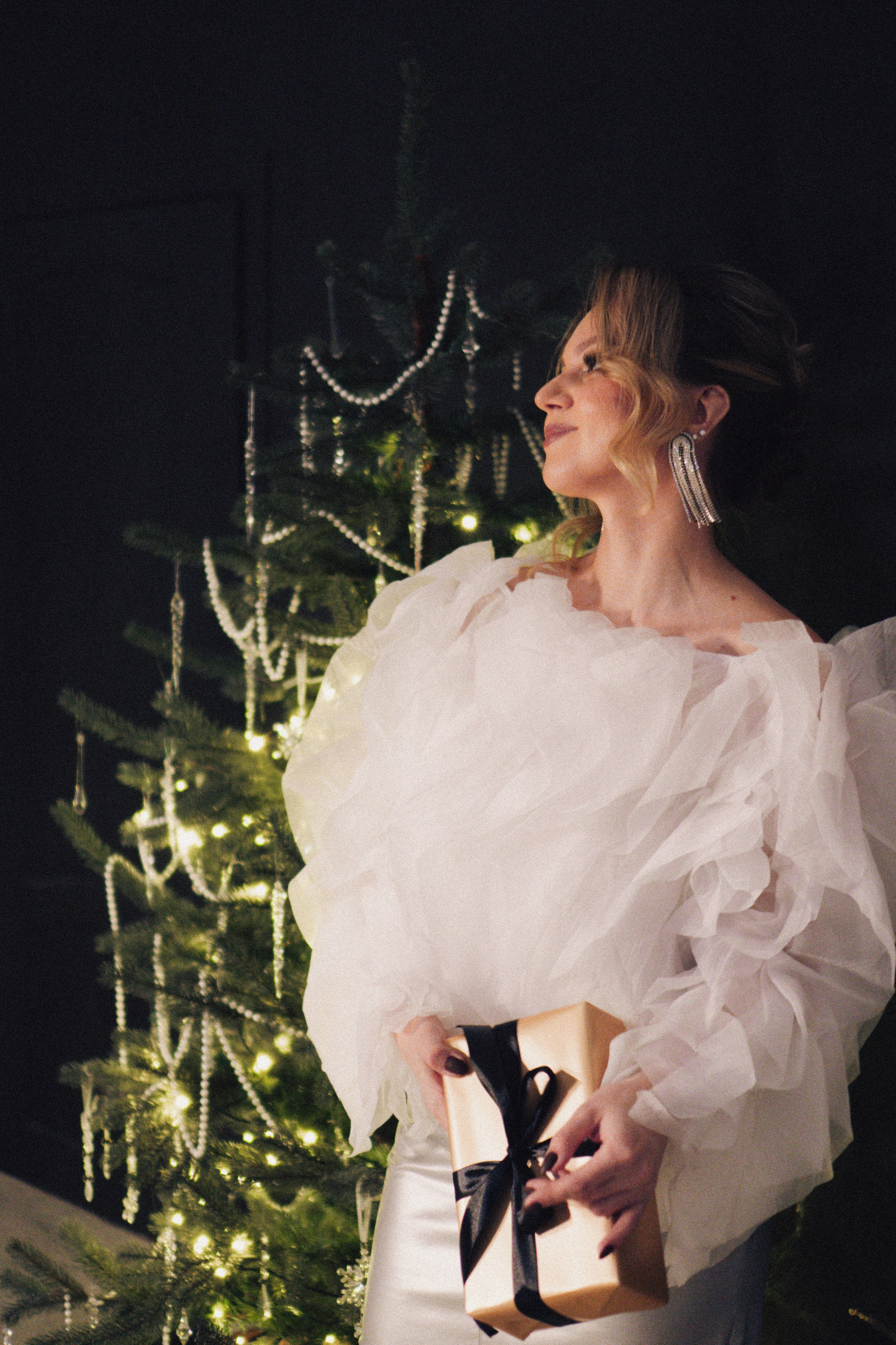 НОВОГОДНЯЯ ФОТОСЕСИИЯ В СТУДИИ ДЛЯ ДЕВУШКИ И ПРОГУЛКА ПО ЧЕРНЫШЕВСКОЙ. Профессиональный фотограф, Санкт-Петербург — Виктория Богомолова