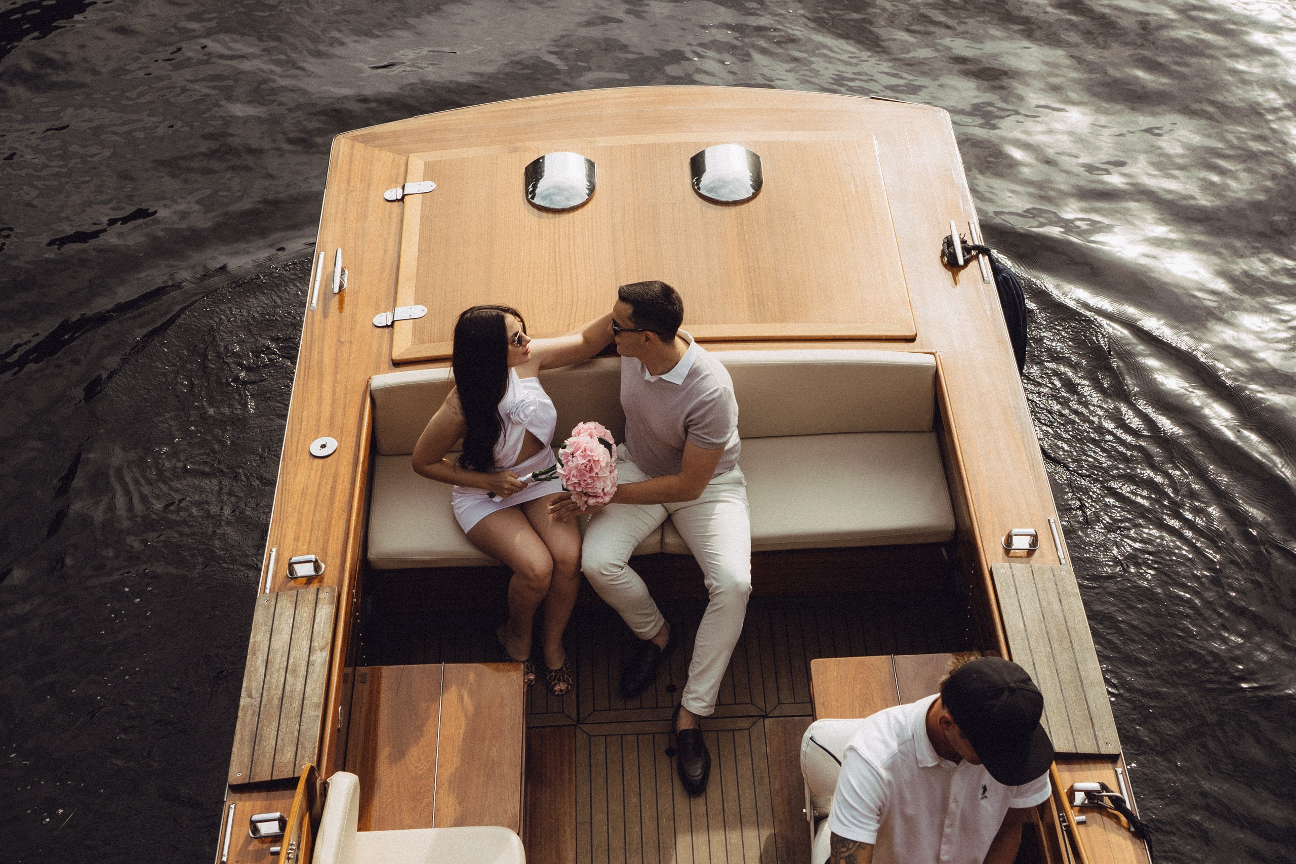 СВАДЕНБНАЯ СЬЕМКА НА КАТЕРЕ ПО КАНАЛАМ САНКТ-ПЕТЕРБУРГА И В АКВАТОРИИ НЕВЫ. Профессиональный фотограф, Санкт-Петербург — Виктория Богомолова