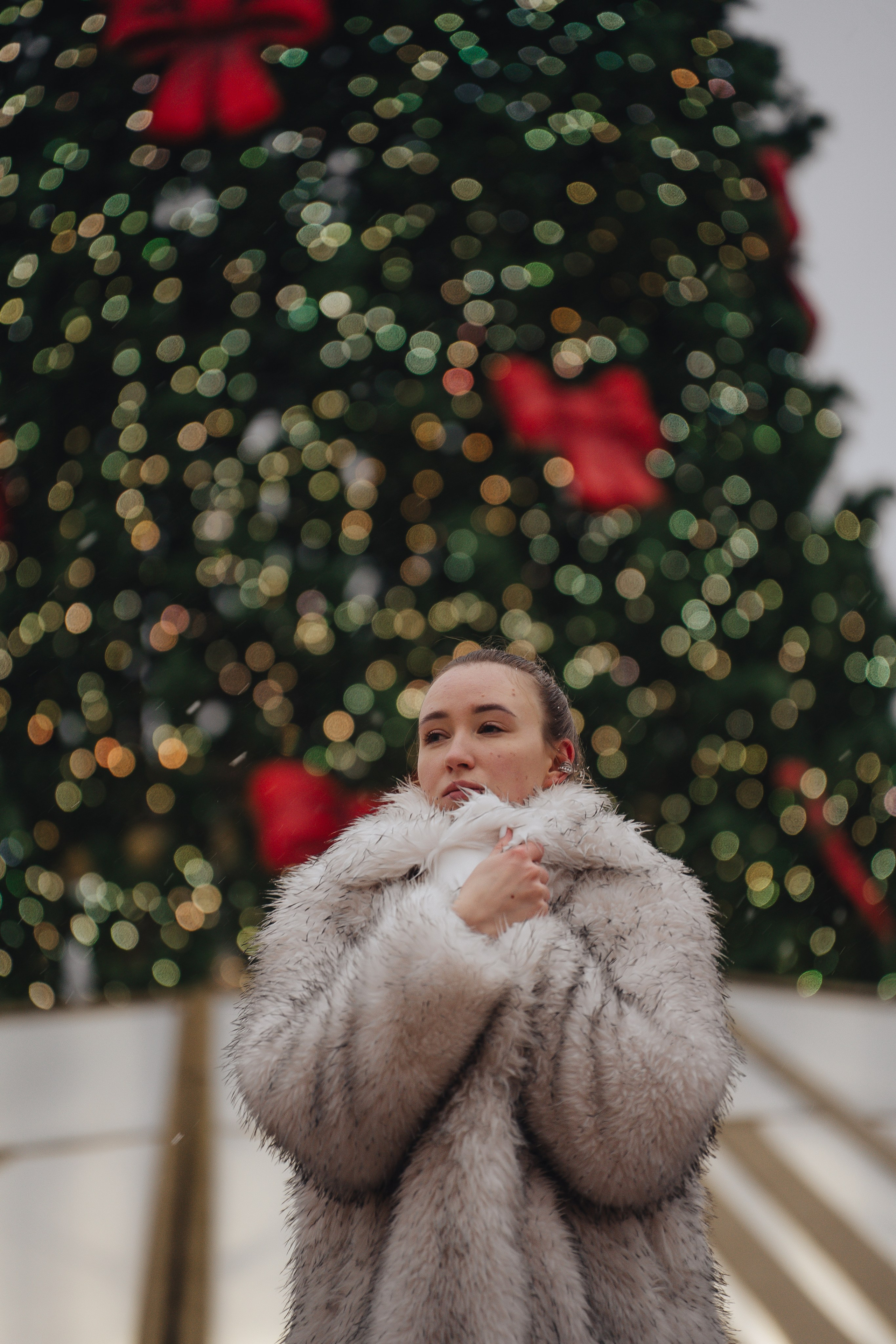 ПРОГУЛКА НА МАНЕЖНОЙ ПЛОЩАДИ ДЛЯ ДЕВУШКИ ПЕРЕД НОВЫМ ГОДОМ (НОВОГОДНЯЯ ФОТОСЕССИИЯ НА МАНЕЖНОЙ ПЛОЩАДИ). Профессиональный фотограф, Санкт-Петербург — Виктория Богомолова