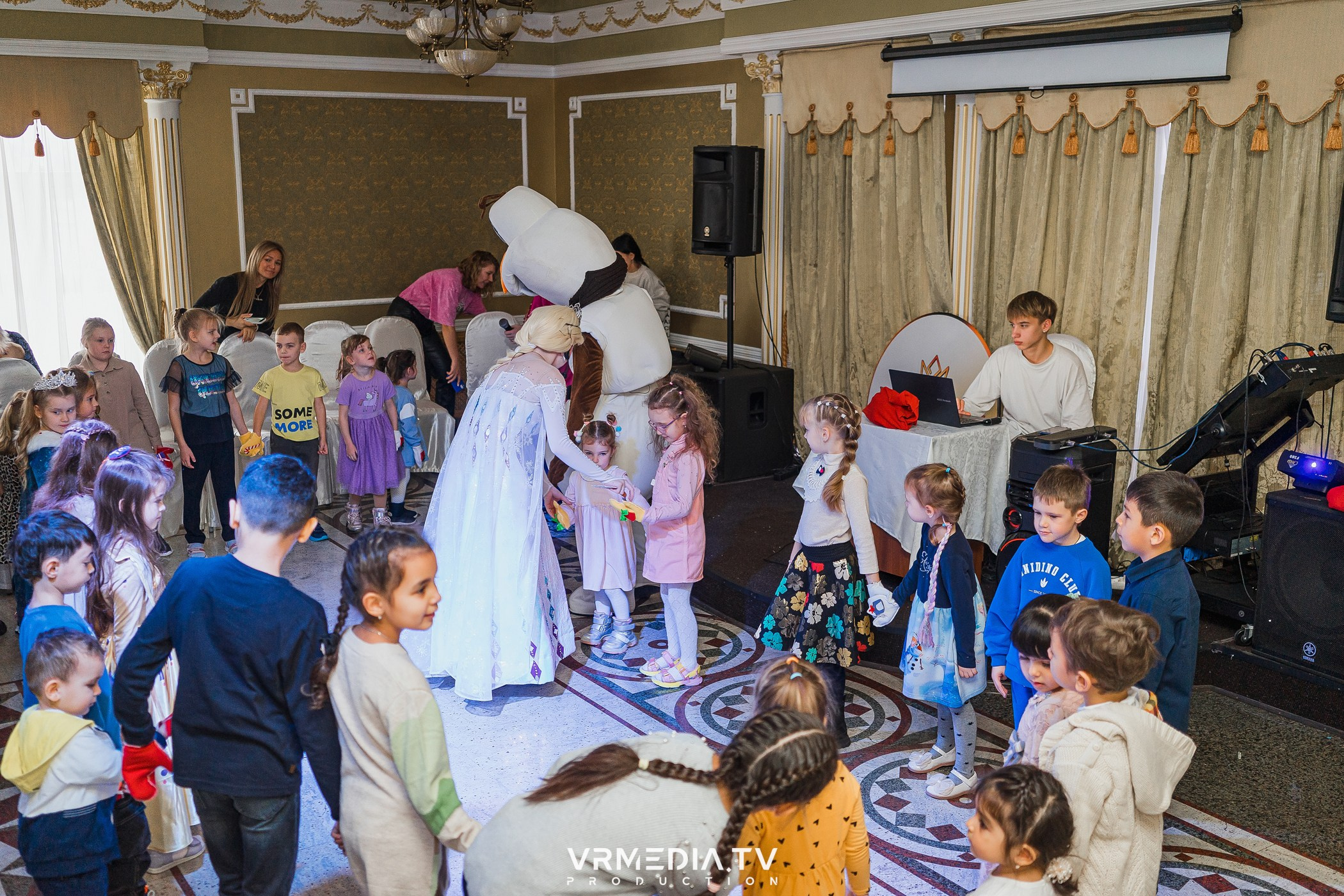 ХОЛОДНОЕ СЕРДЦЕ в ресторане «Империя»