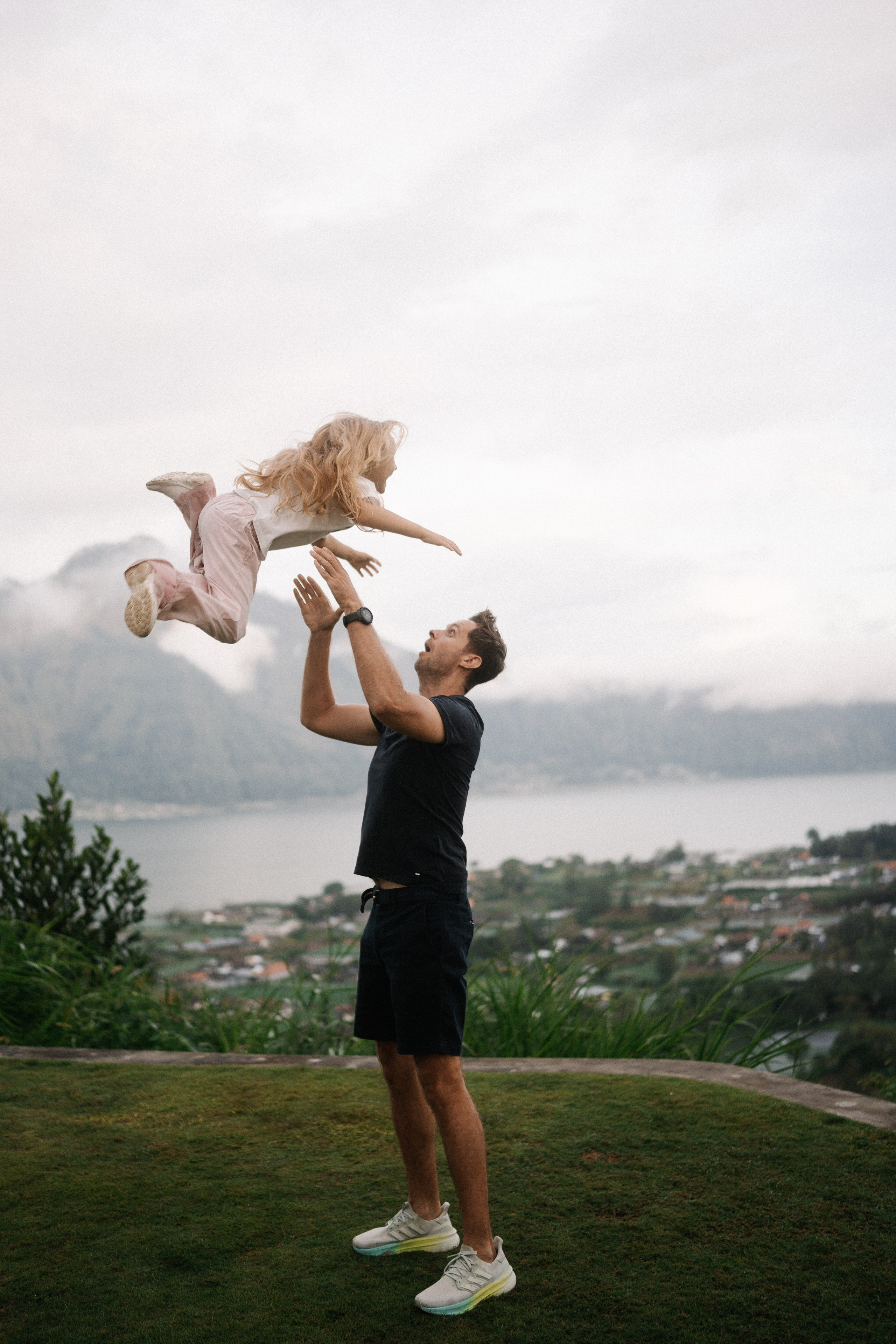 Alex, Mila & Varya. Olga Antipova — photographer