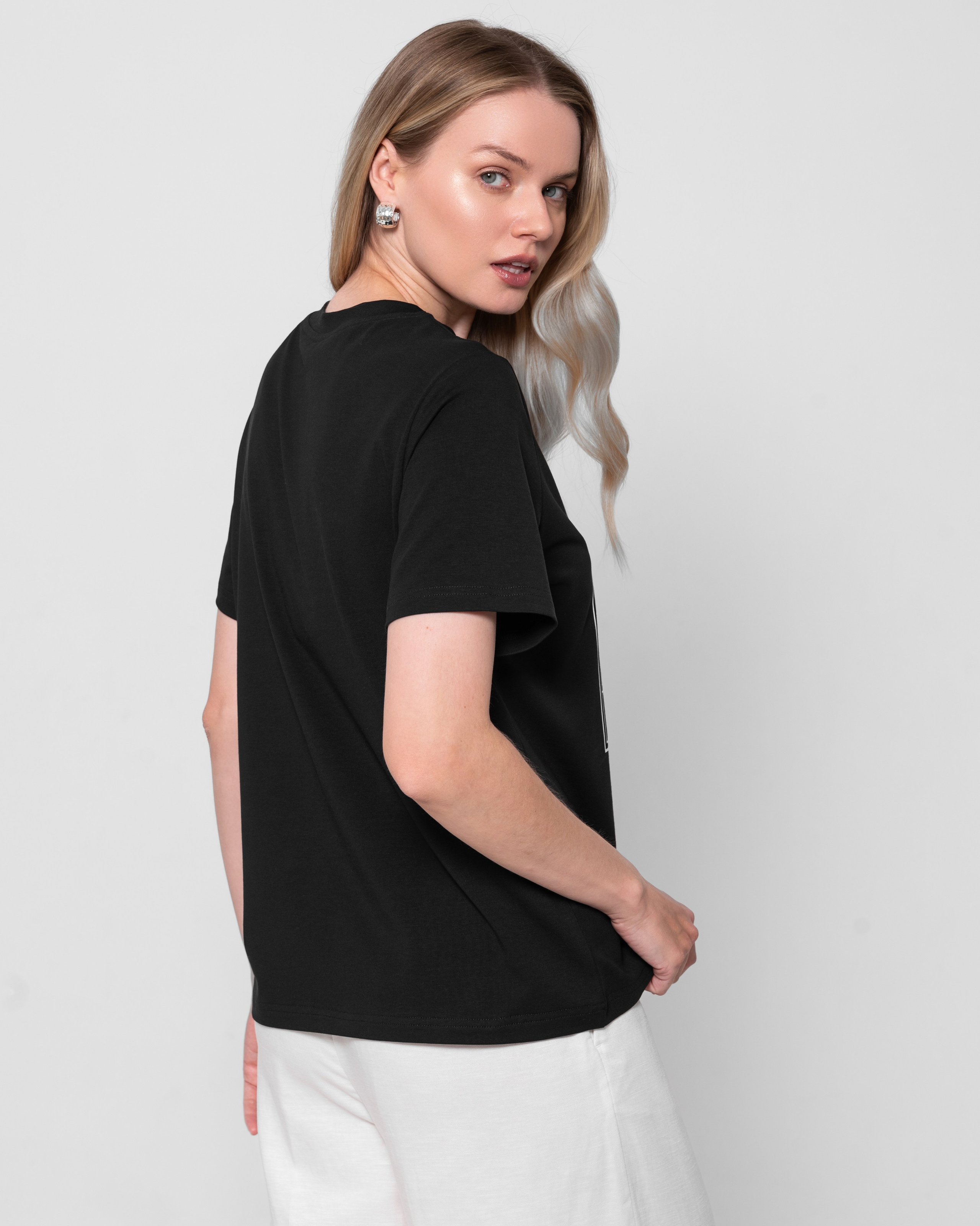 Красная нить (каталог). Фотограф Москва Виктория Вишневская актерское / модельное портфолио