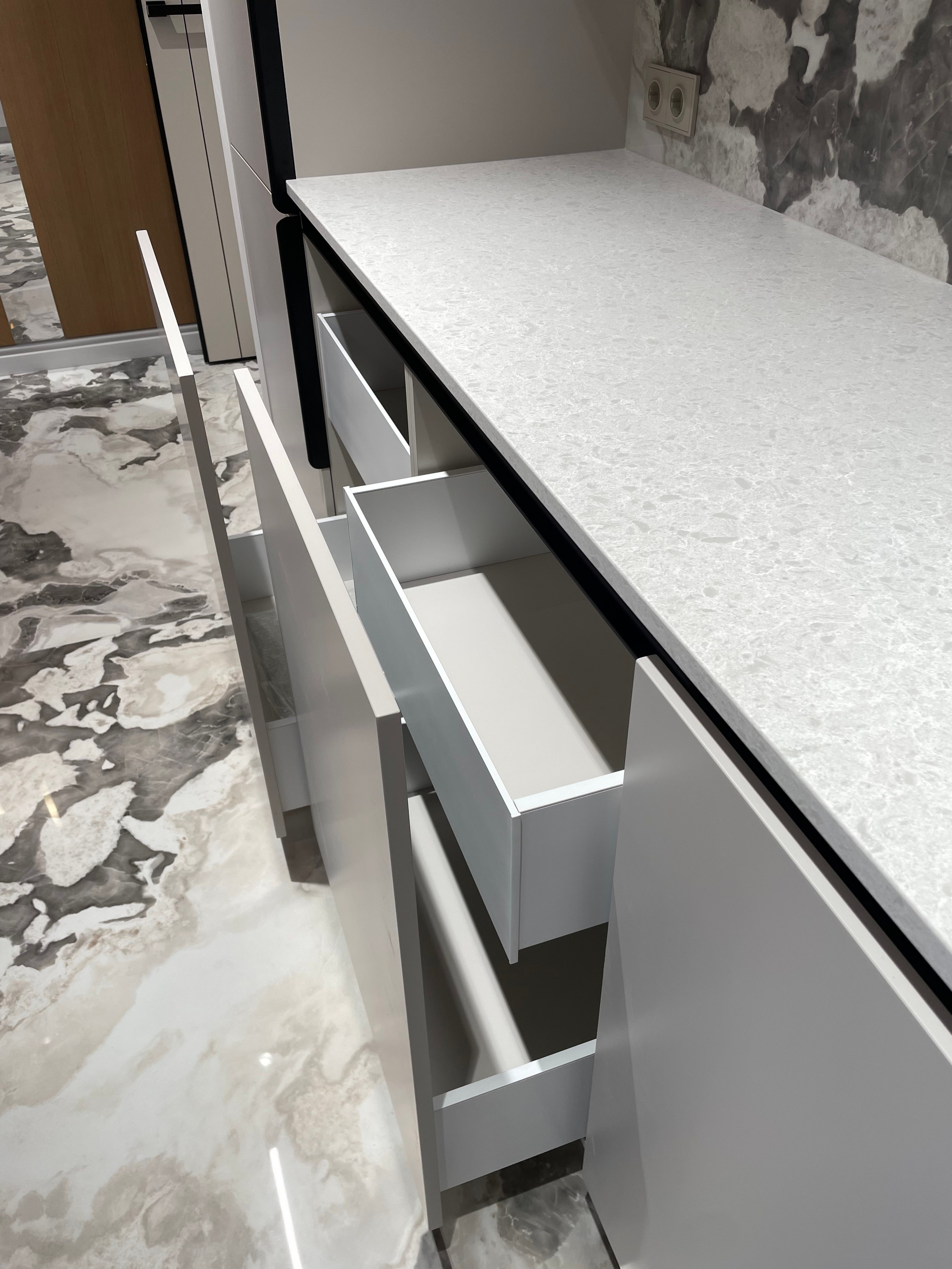 ЖК Нагорный. Дизайнер Алексей Масеевский. Мебель на заказ