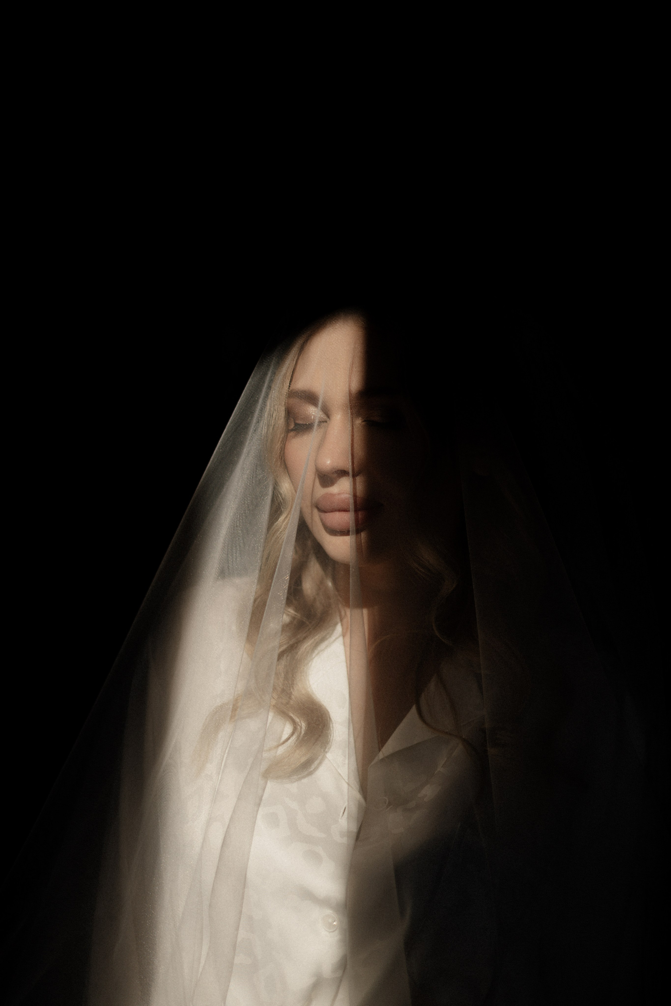 Арина и Дима. Сборы, роспись и прогулка. Свадебный и портретный фотограф в Москве Анастасия Масюк