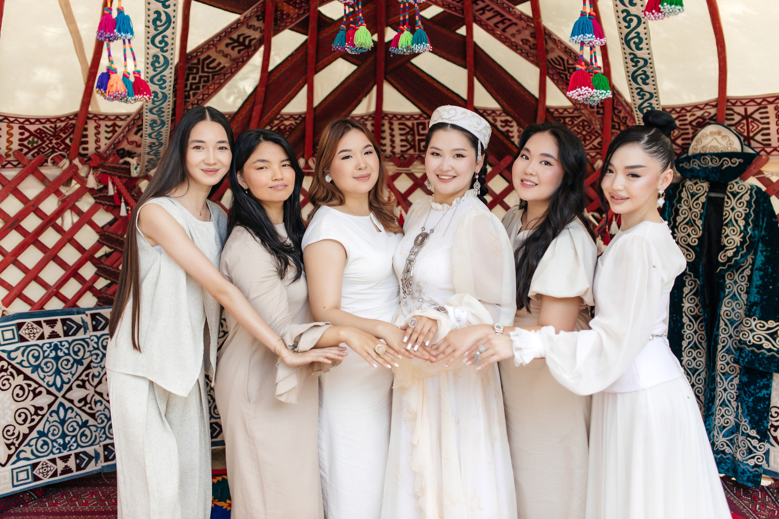 Aynur — syrğa salu. Wedding and Love story Photographer