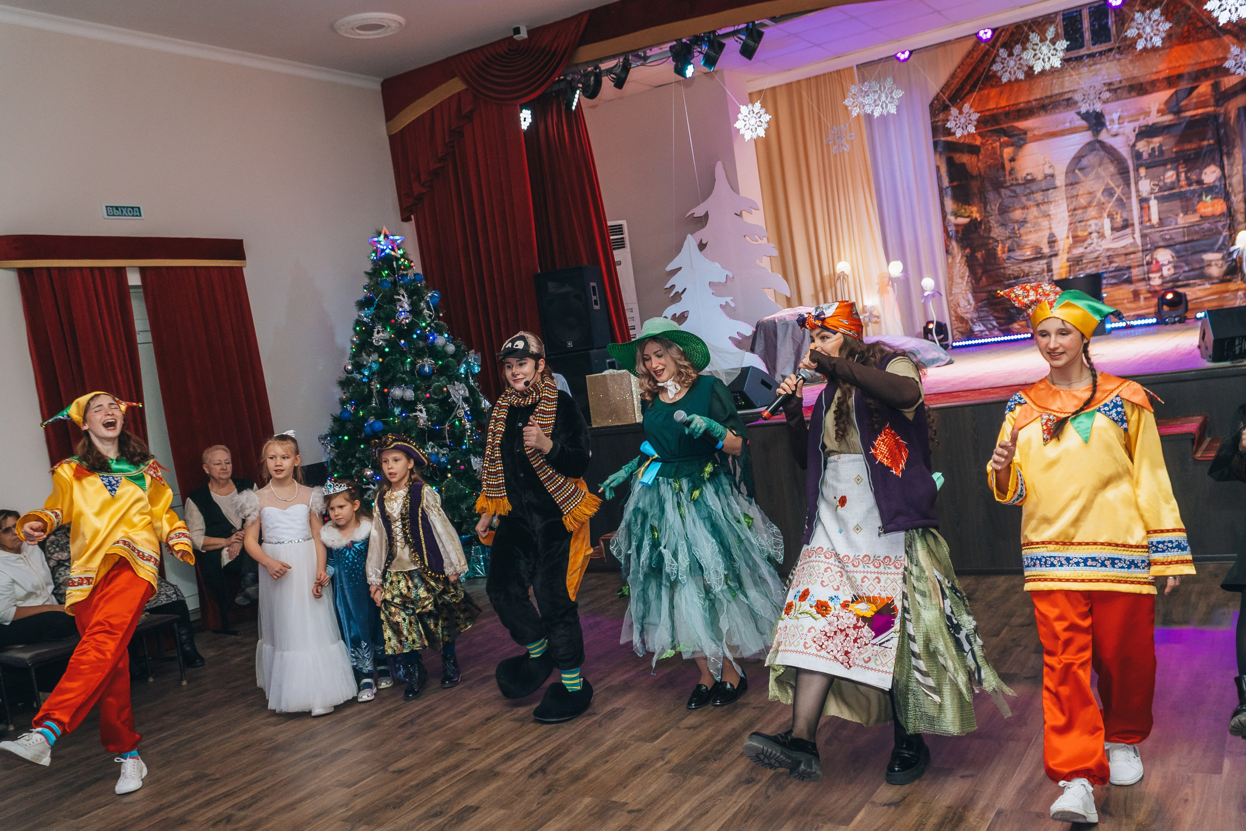 «Сказка о Новом годе и богатыре настоящем». Новотитаровский Дом культуры