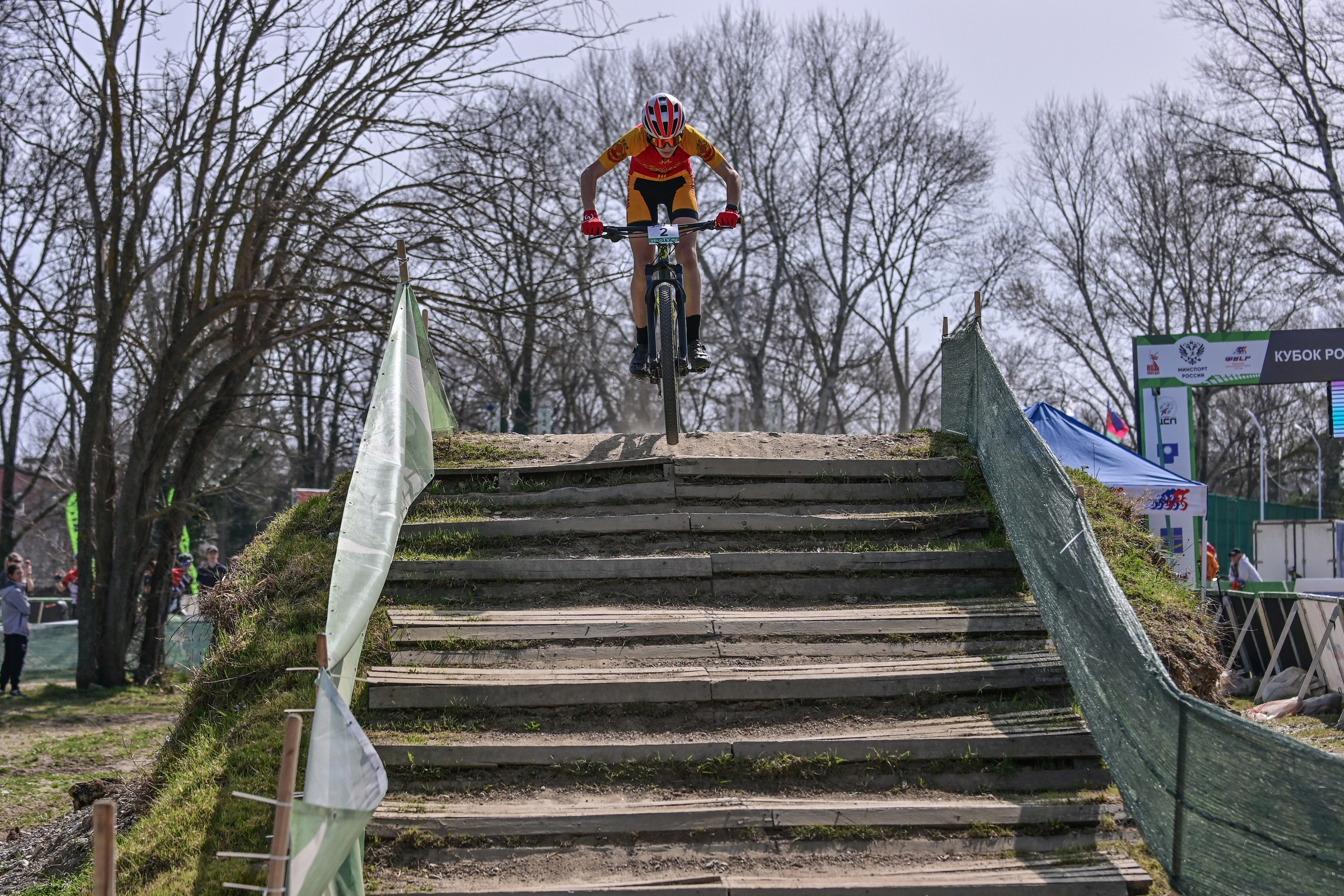 Маунтинбайк, кросс-кантри в Архипо-Осиповке 16 марта 2025. Спортивный фотограф, фотожурналист Павел Ларькин