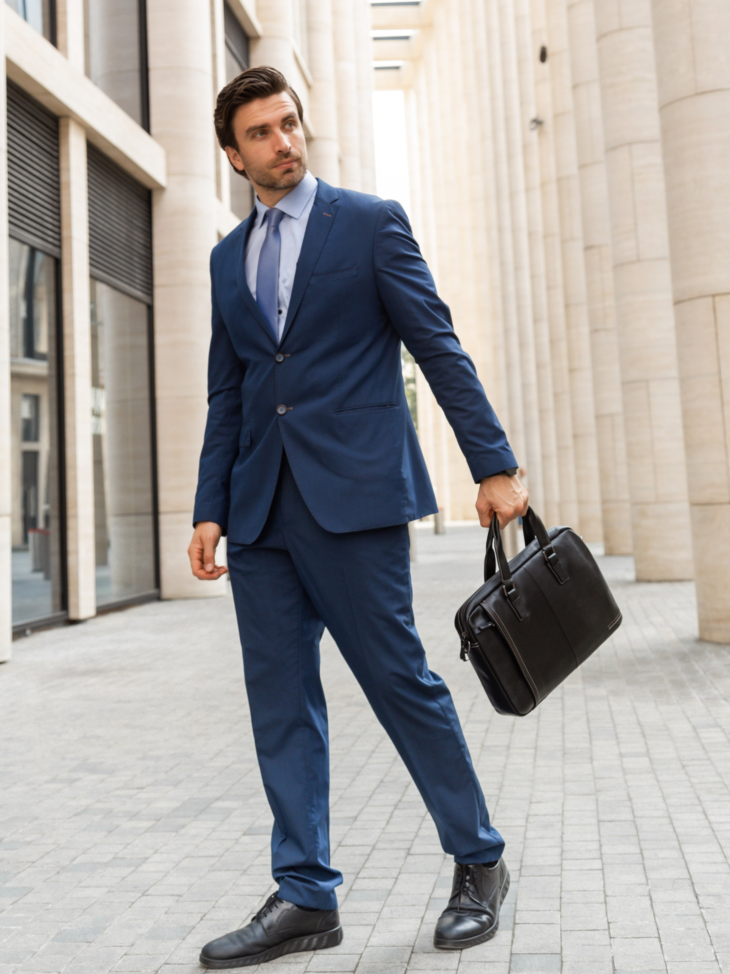 Коммерческая фотосессия мужских сумок для маркетплейсов и социальных сетей. Fashion фотограф в Санкт-Петербурге Савинова Ирина