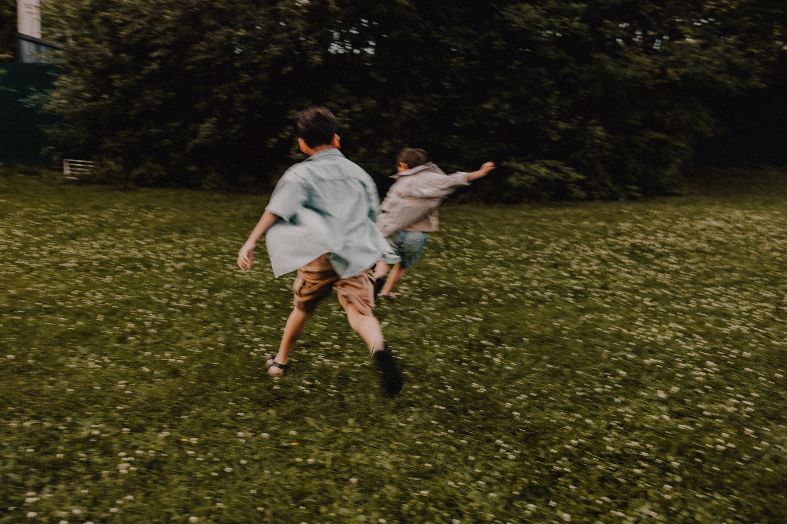 На лужайке. Семейный фотограф Москва