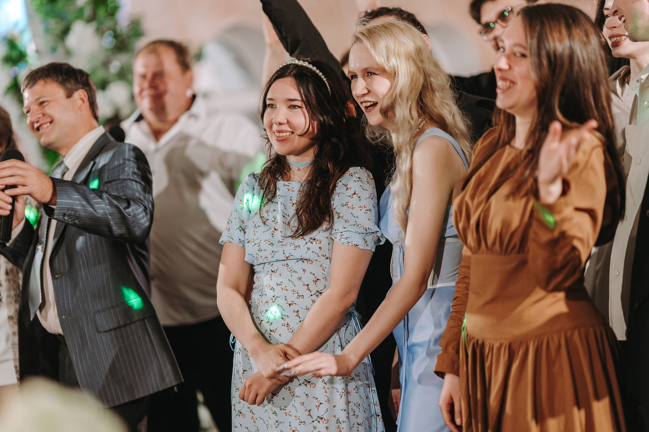 БАНКЕТНЫЙ ЗАЛ ТОРТУГА, ВЕДУЩИЙ АНДРЕЙ ОГНЕВ