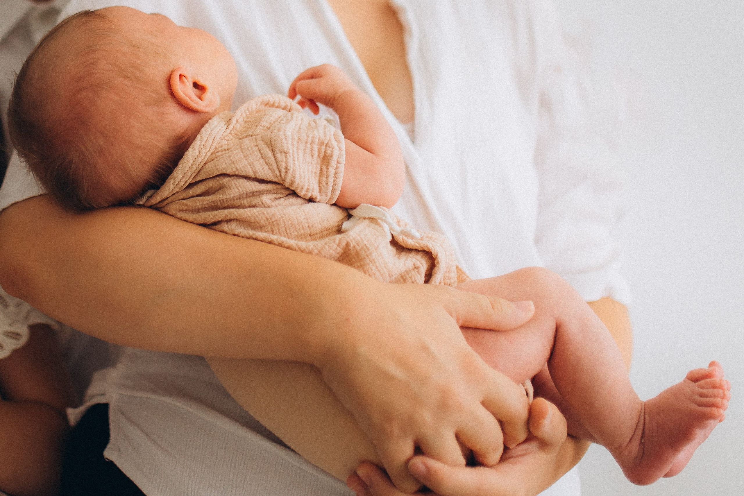 Séance newborn Sasha. Photographe des familles et enfants à Nantes et alentours