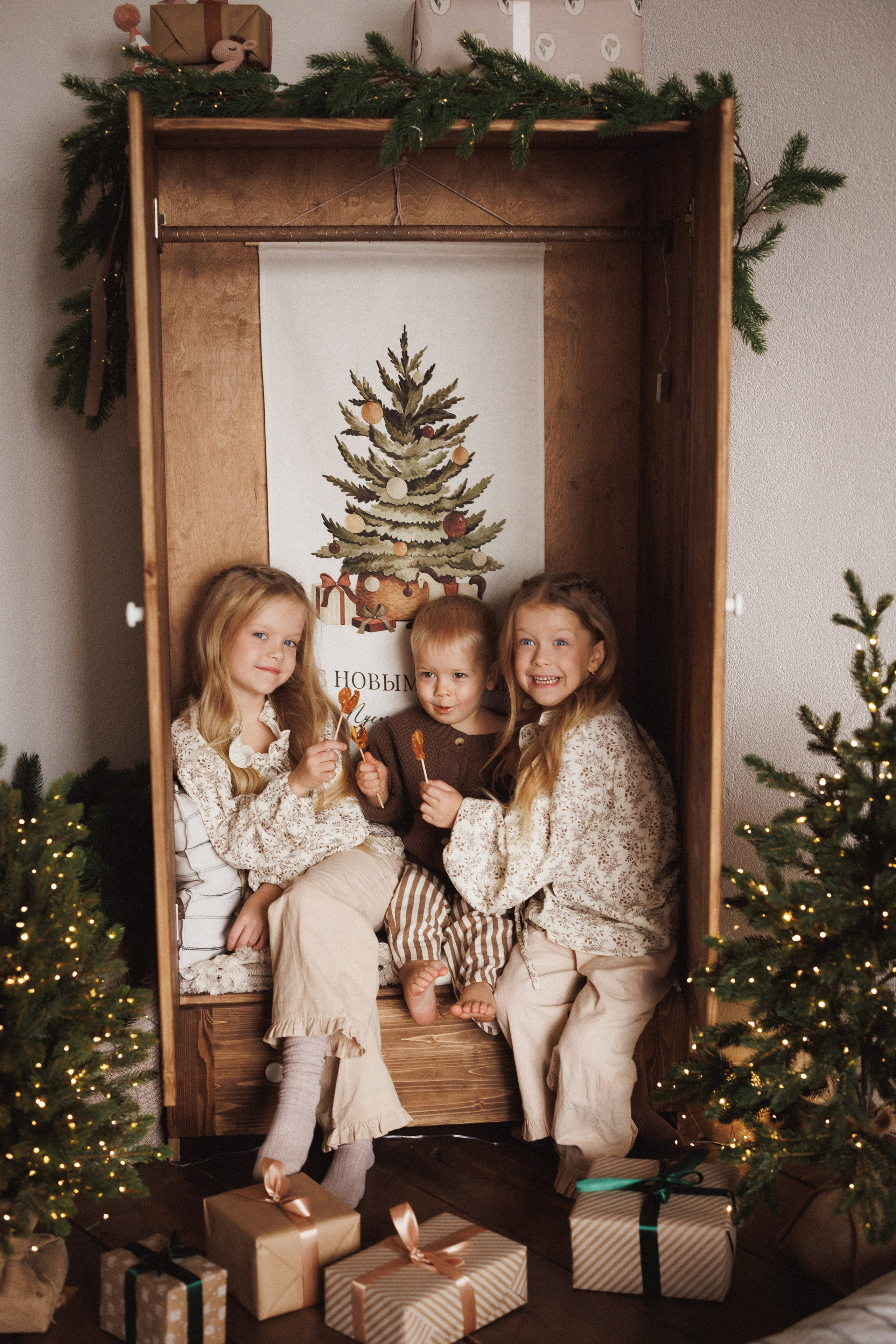 Новогодняя фотосессия в фотостудии «Mestone», город Краснодар. Семейный и детский фотограф в Краснодаре Анна Трашкова