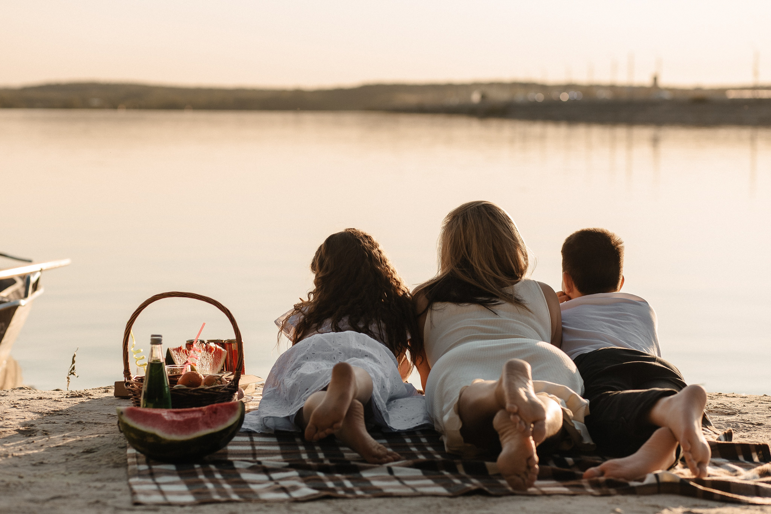 Пикник у озера. Свадебный фотограф в Челябинске Оксана Мишакова
