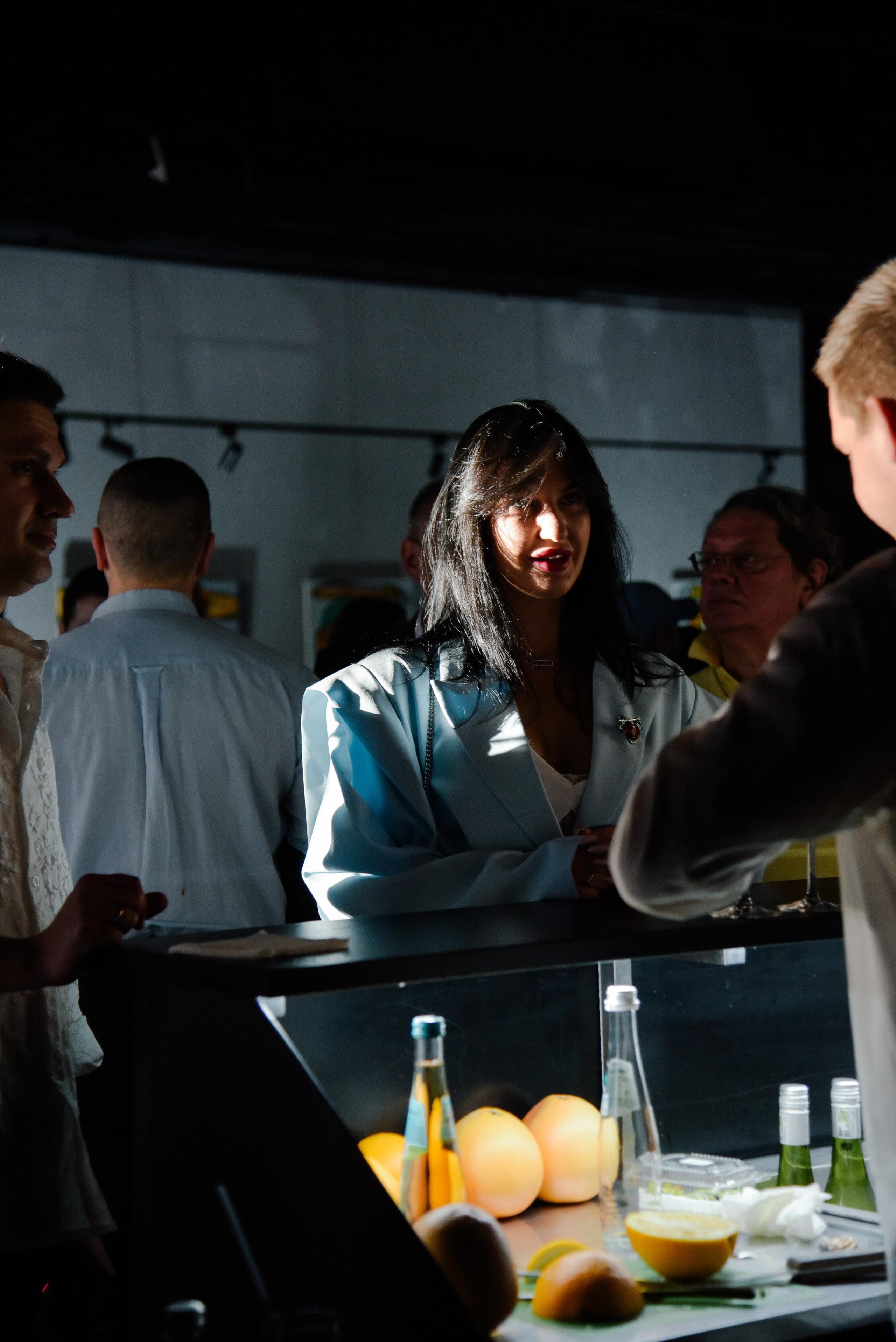 Александр Дильбази Игра взглядов в гранатовом саду. Фотограф Лола Волна, город Москва