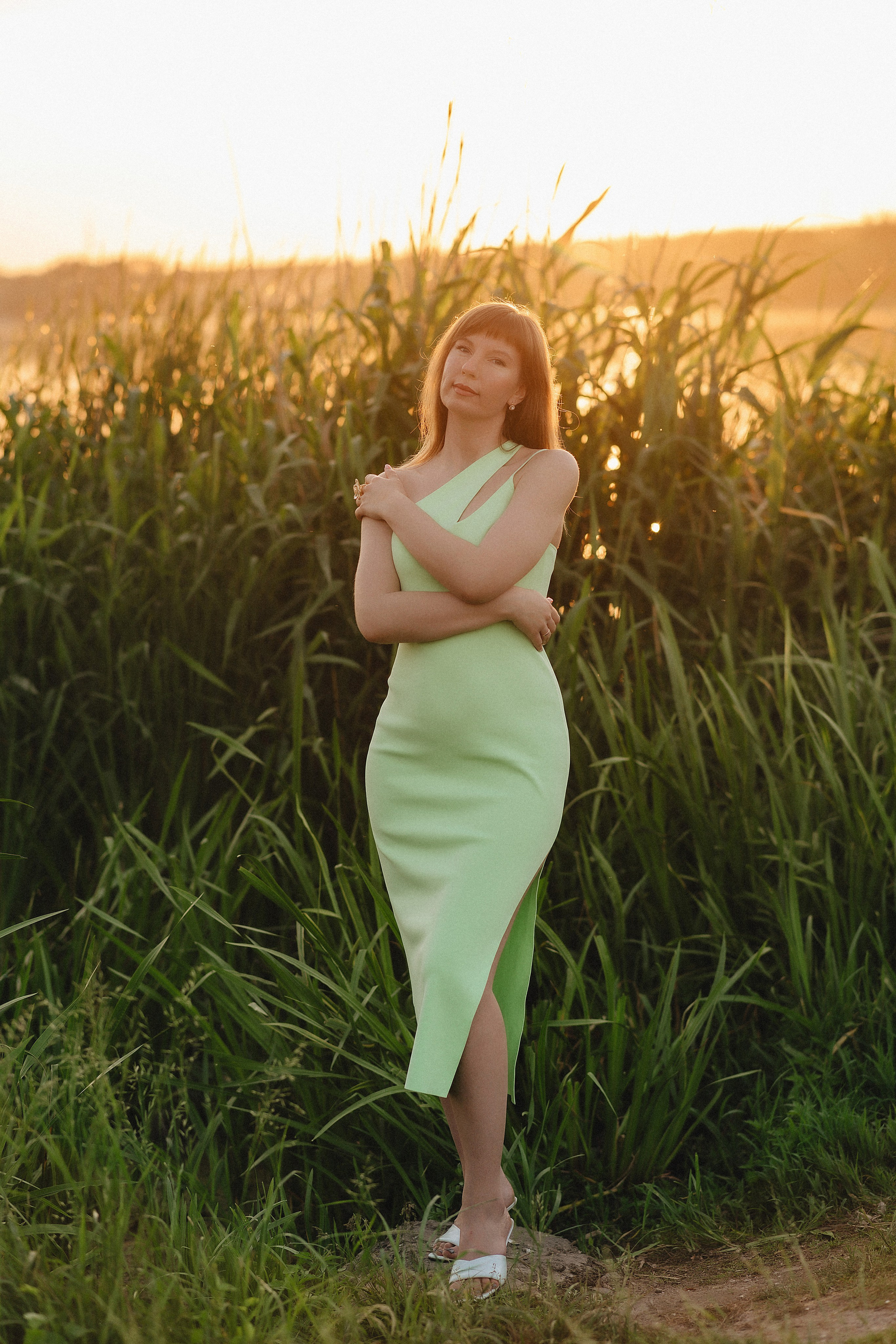 Анастасия | Съемка на закате с букетом пионов. Фотограф Карина Шмулёва. Воронеж и область