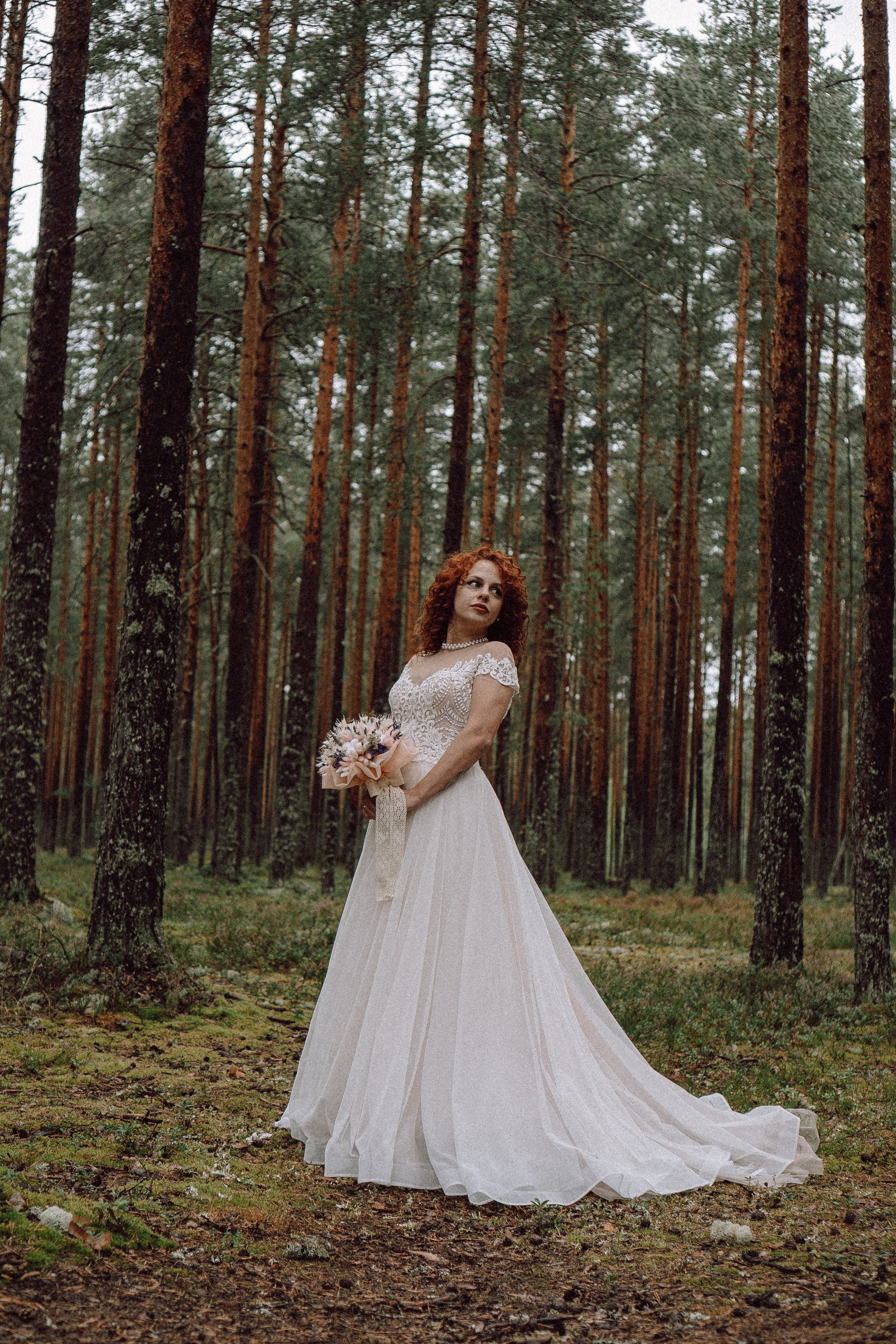 СВАДЕБНАЯ ФОТОСЕССИИЯ ПАРЫ В ГОРОДЕ ПРИОЗЕРСК В СОСНОВОМ ЛЕСУ И С ПИКАПОМ. Профессиональный фотограф, Санкт-Петербург — Виктория Богомолова