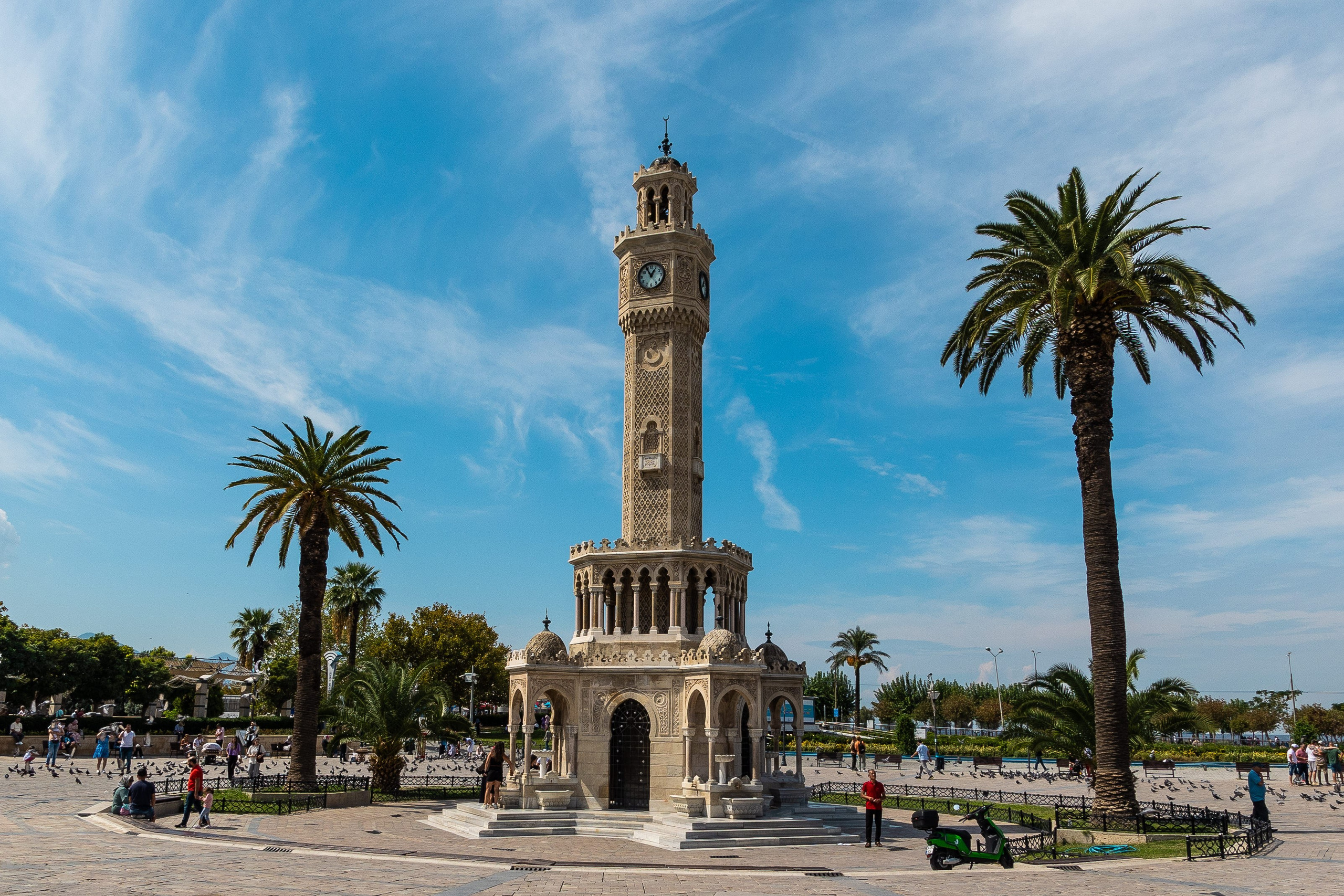 Измир. Фото департамент круизного лайнера Астория Гранде