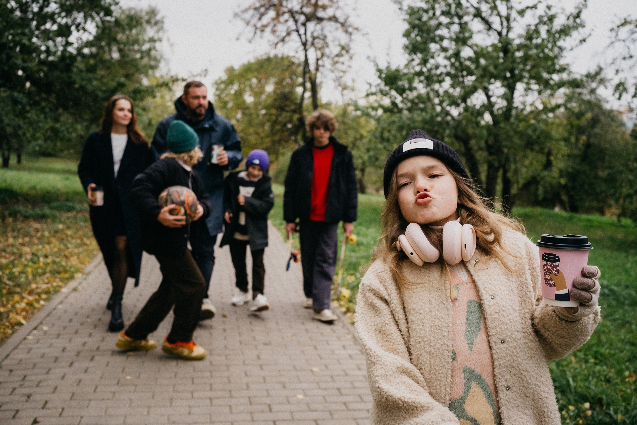 Даша с семьей (прогулка в парке). Фотограф Москва / Зеленоград — Наталья Петухова
